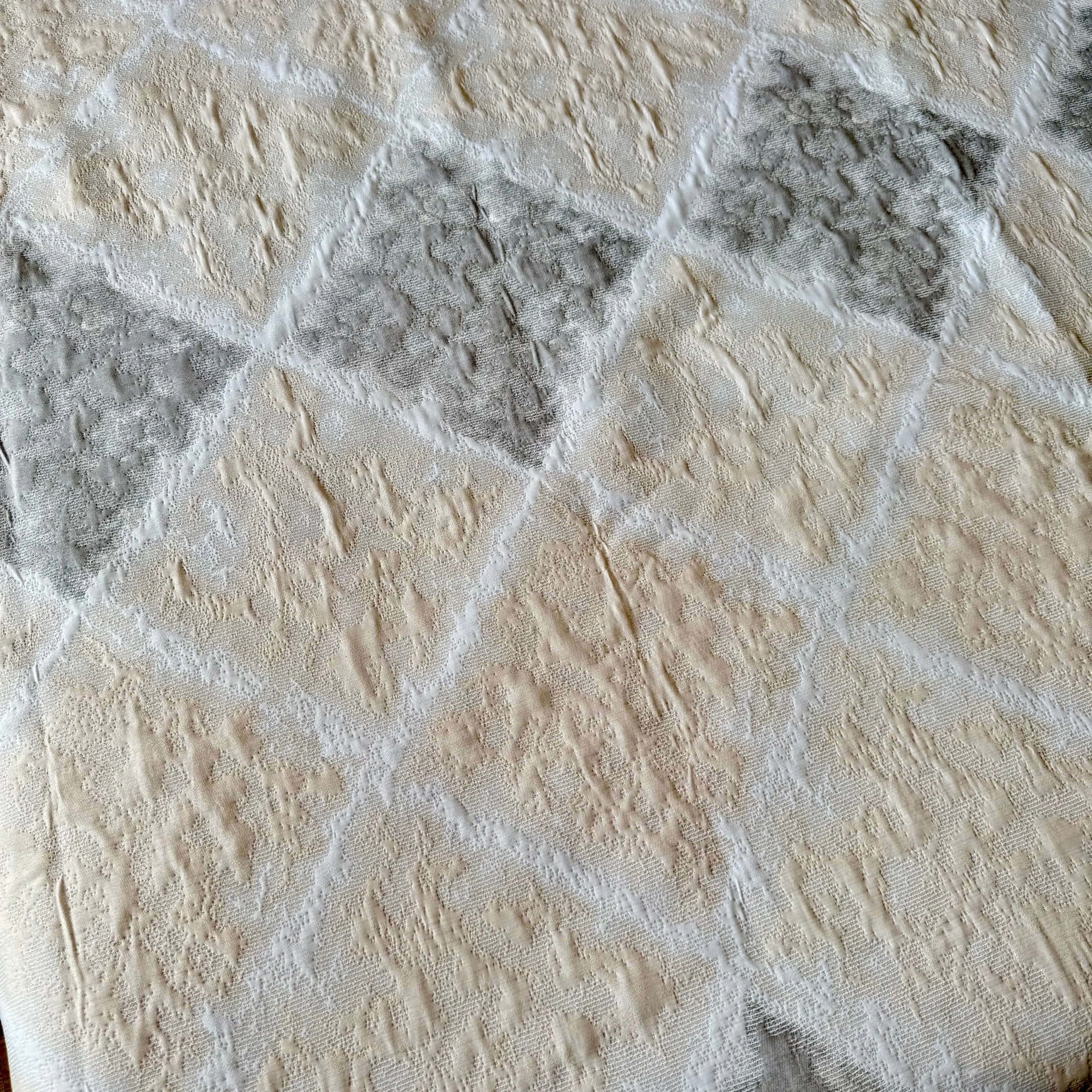 Cuvertură “Candela Grey” CRISTAL CONSTRUCT SRL CasaCrystal