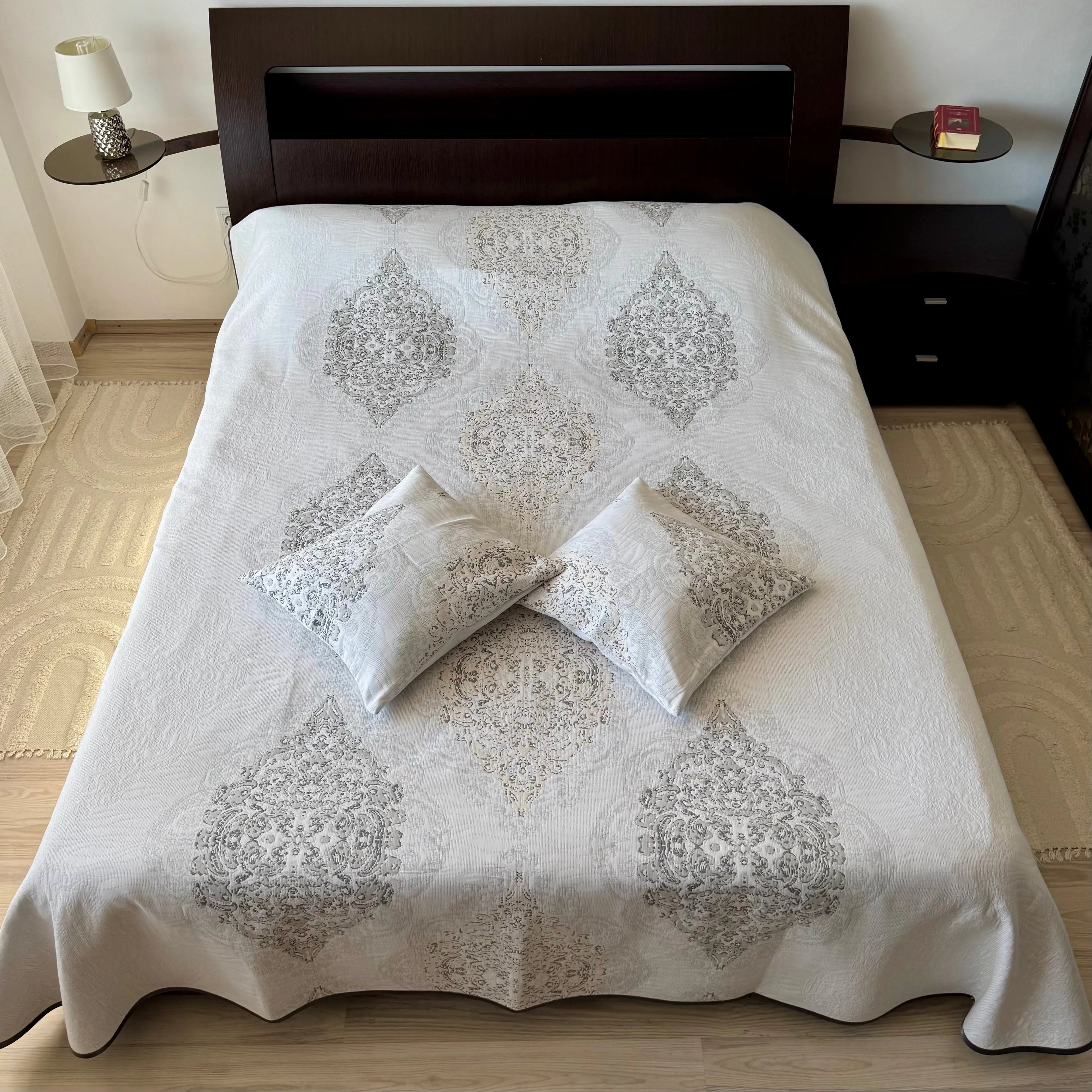 Cuvertura “Celia Grey” CRISTAL CONSTRUCT SRL CasaCrystal