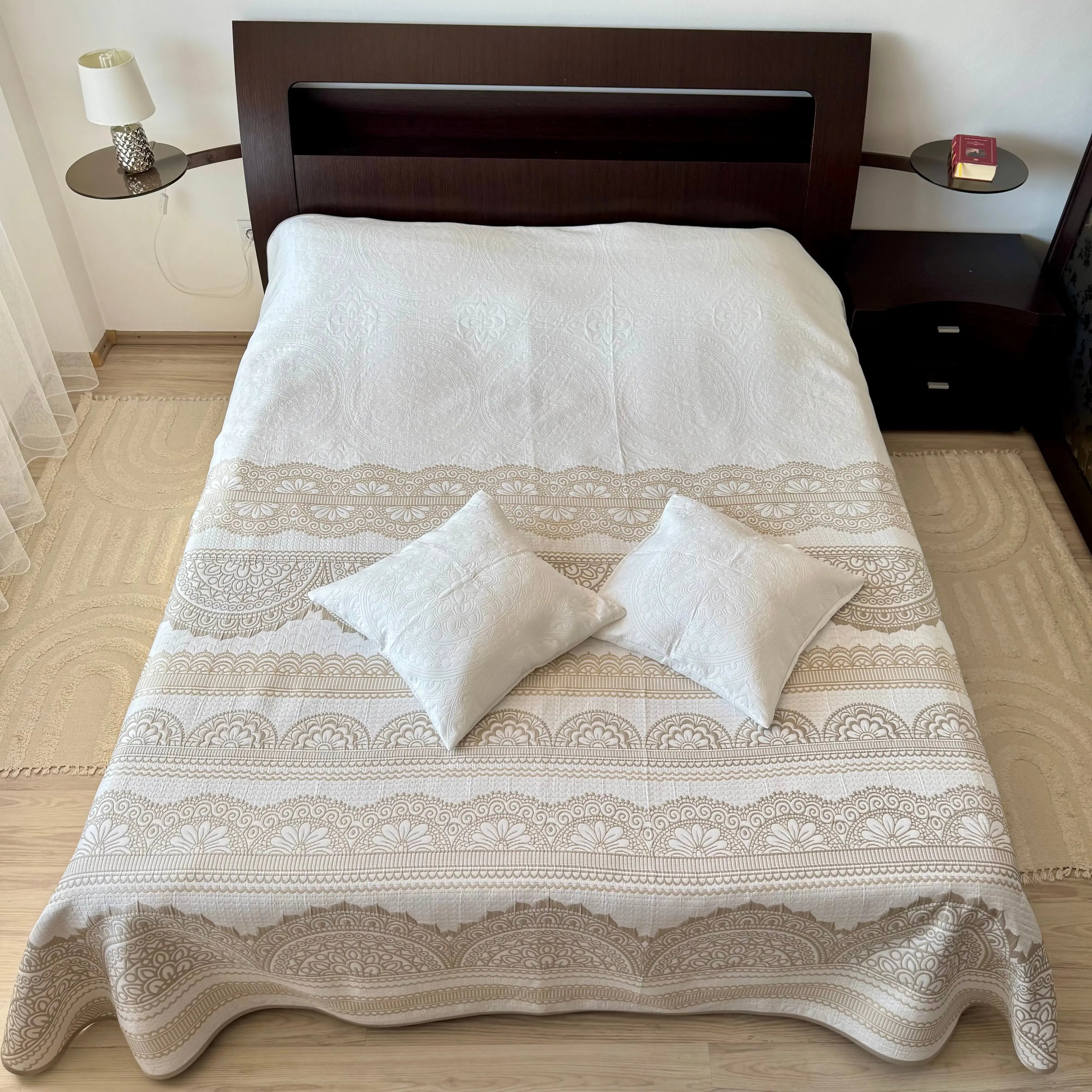 Cuvertura “Debora Cream” CRISTAL CONSTRUCT SRL CasaCrystal