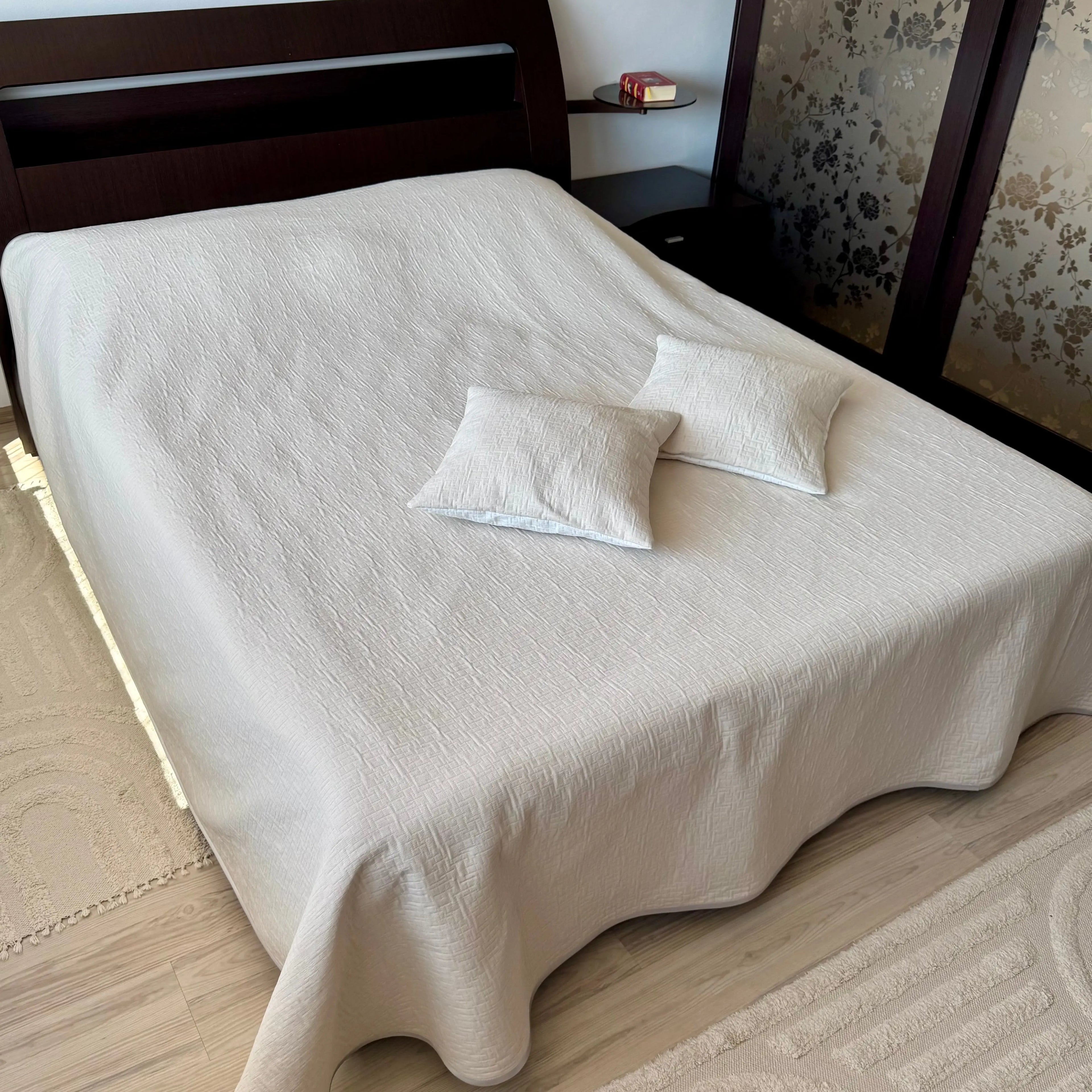 Cuvertura “Kathia Beige” CRISTAL CONSTRUCT SRL CasaCrystal