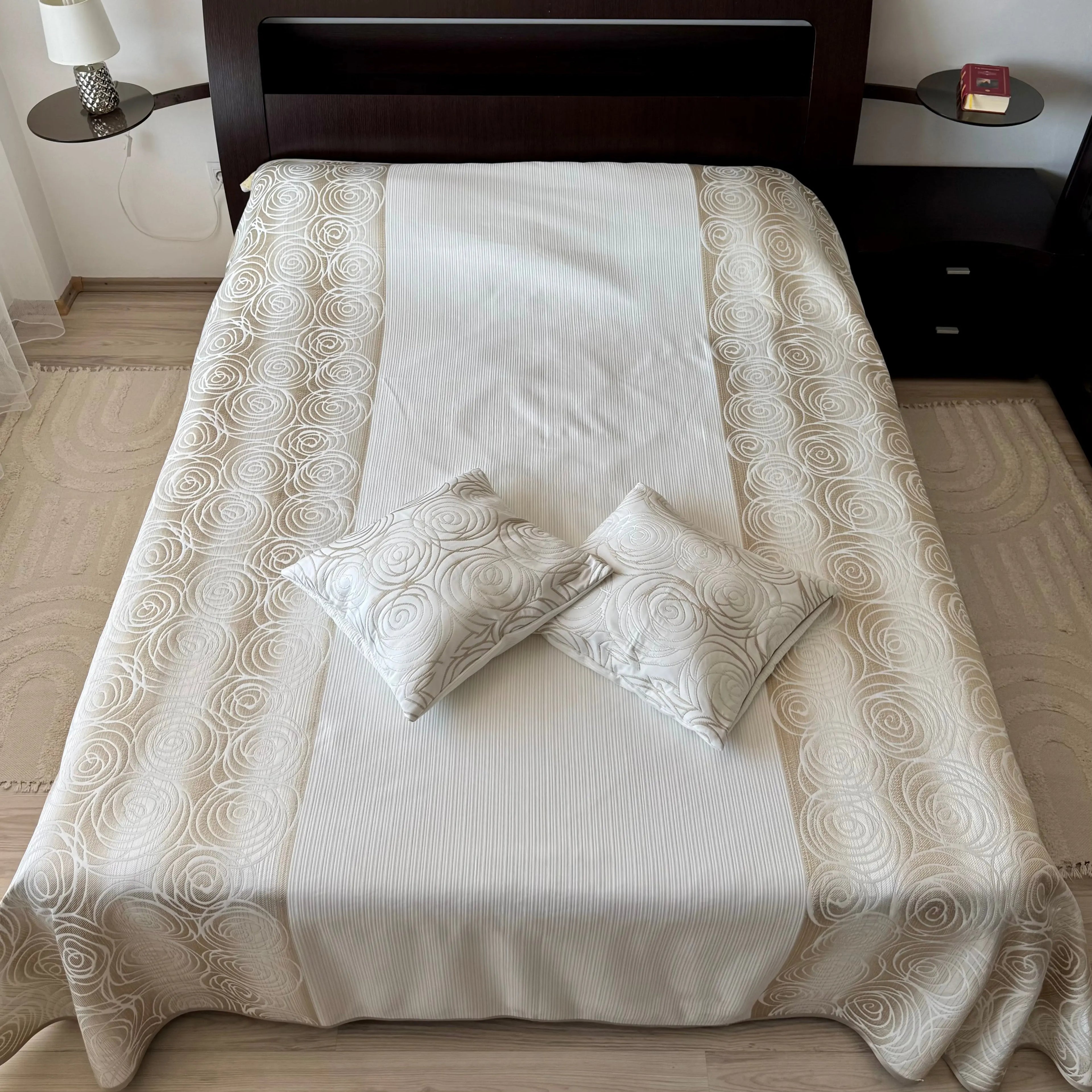 Cuvertura “Rosa Cream” CRISTAL CONSTRUCT SRL CasaCrystal