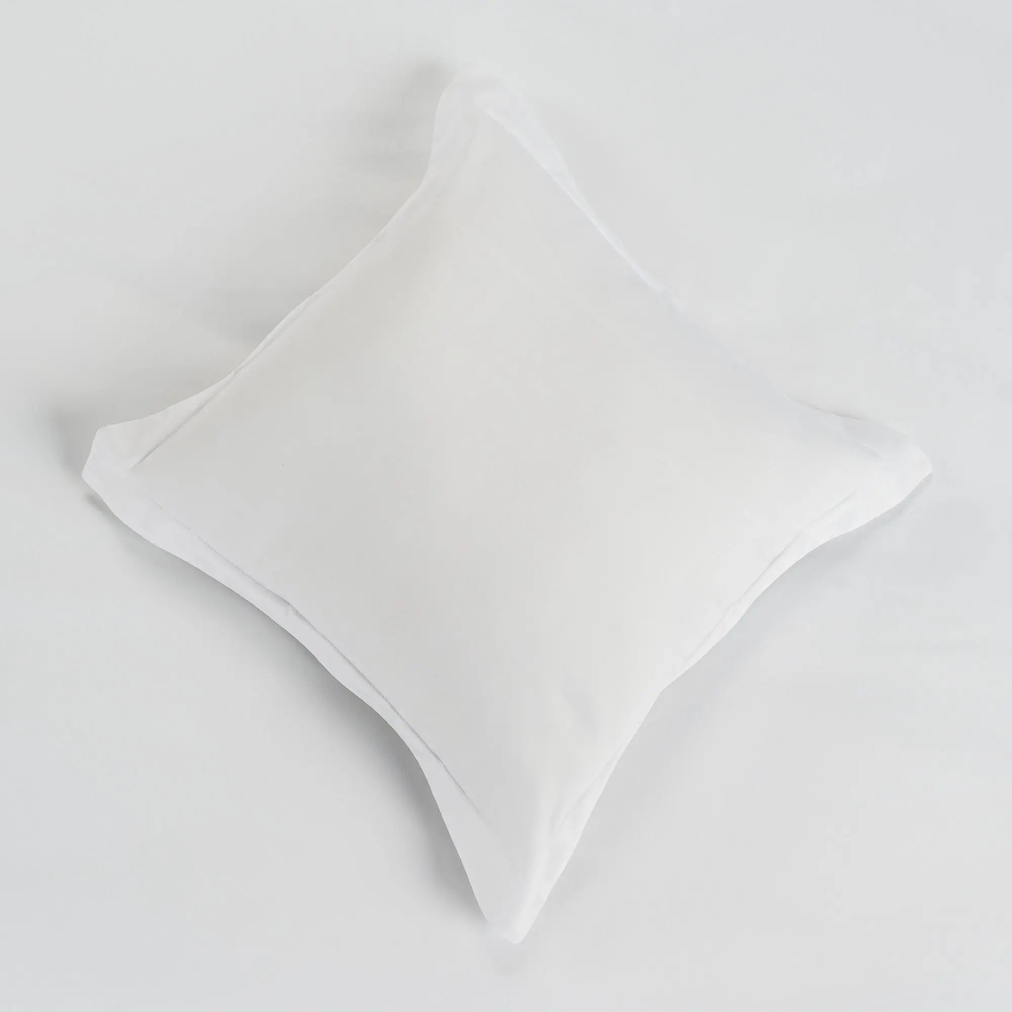 Lenjerie de pat 1 persoană Albă din bumbac satinat dens cu motive dungi, personalizabilă – CRUISE CASA CRYSTAL CasaCrystal