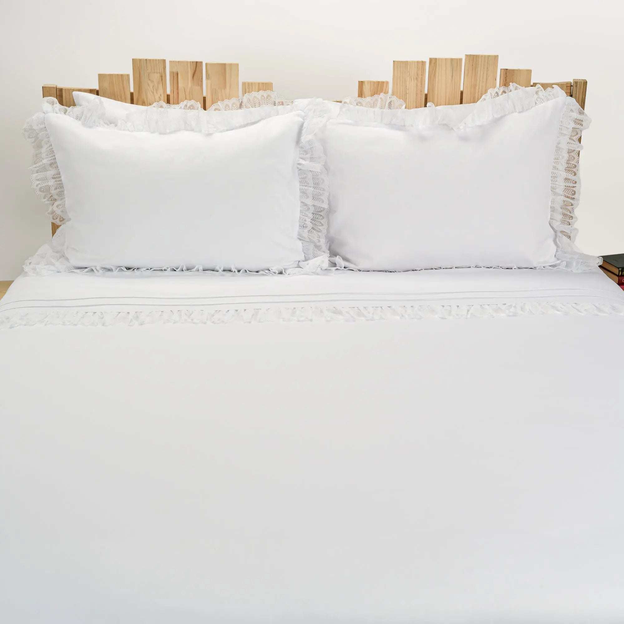 Lenjerie de pat 1 persoană Albă din bumbac satinat dens și dantelă, personalizabilă – SOPHIA CASA CRYSTAL CasaCrystal