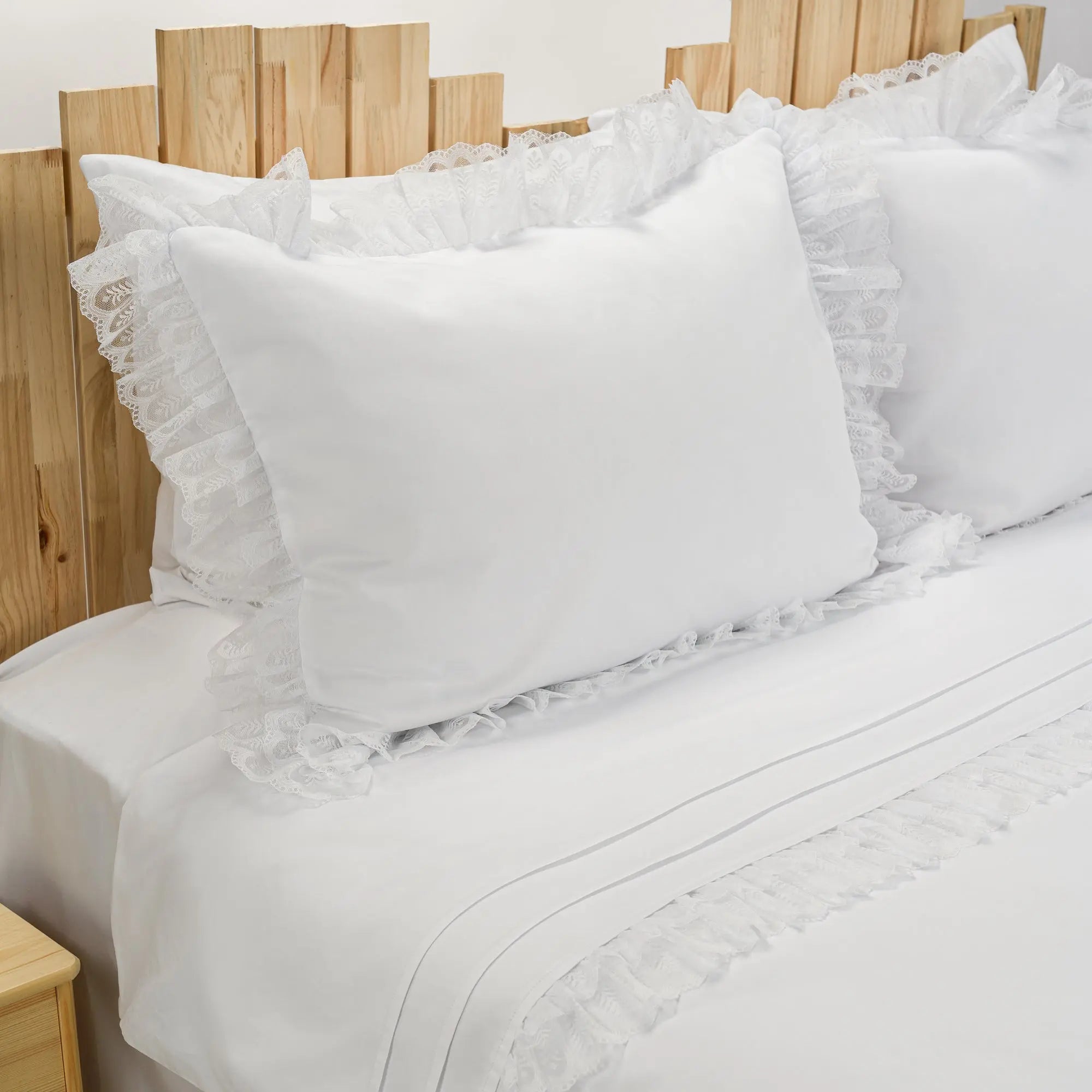 Lenjerie de pat 1 persoană Albă din bumbac satinat dens și dantelă, personalizabilă – SOPHIA CASA CRYSTAL CasaCrystal