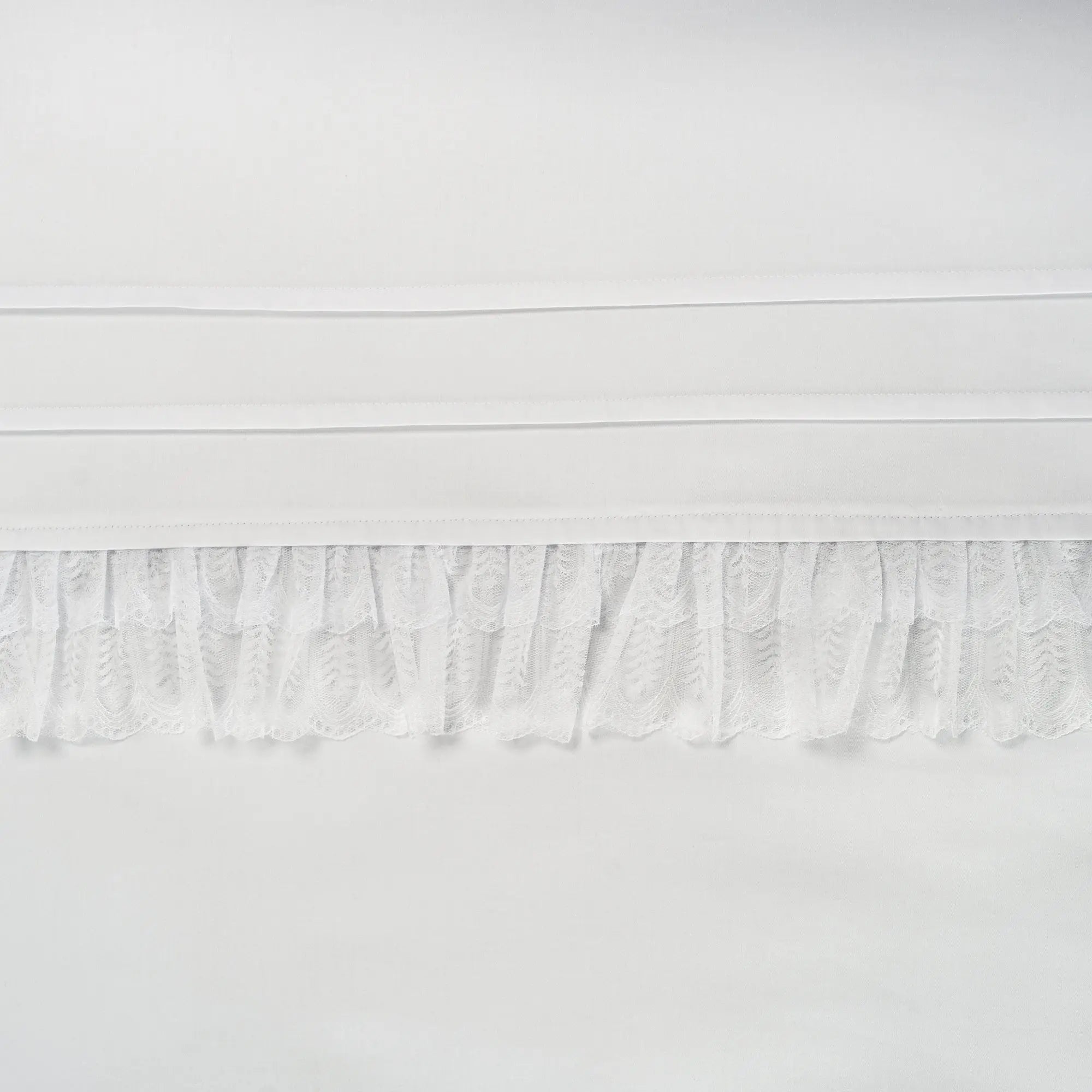 Lenjerie de pat 1 persoană Albă din bumbac satinat dens și dantelă, personalizabilă – SOPHIA CASA CRYSTAL CasaCrystal