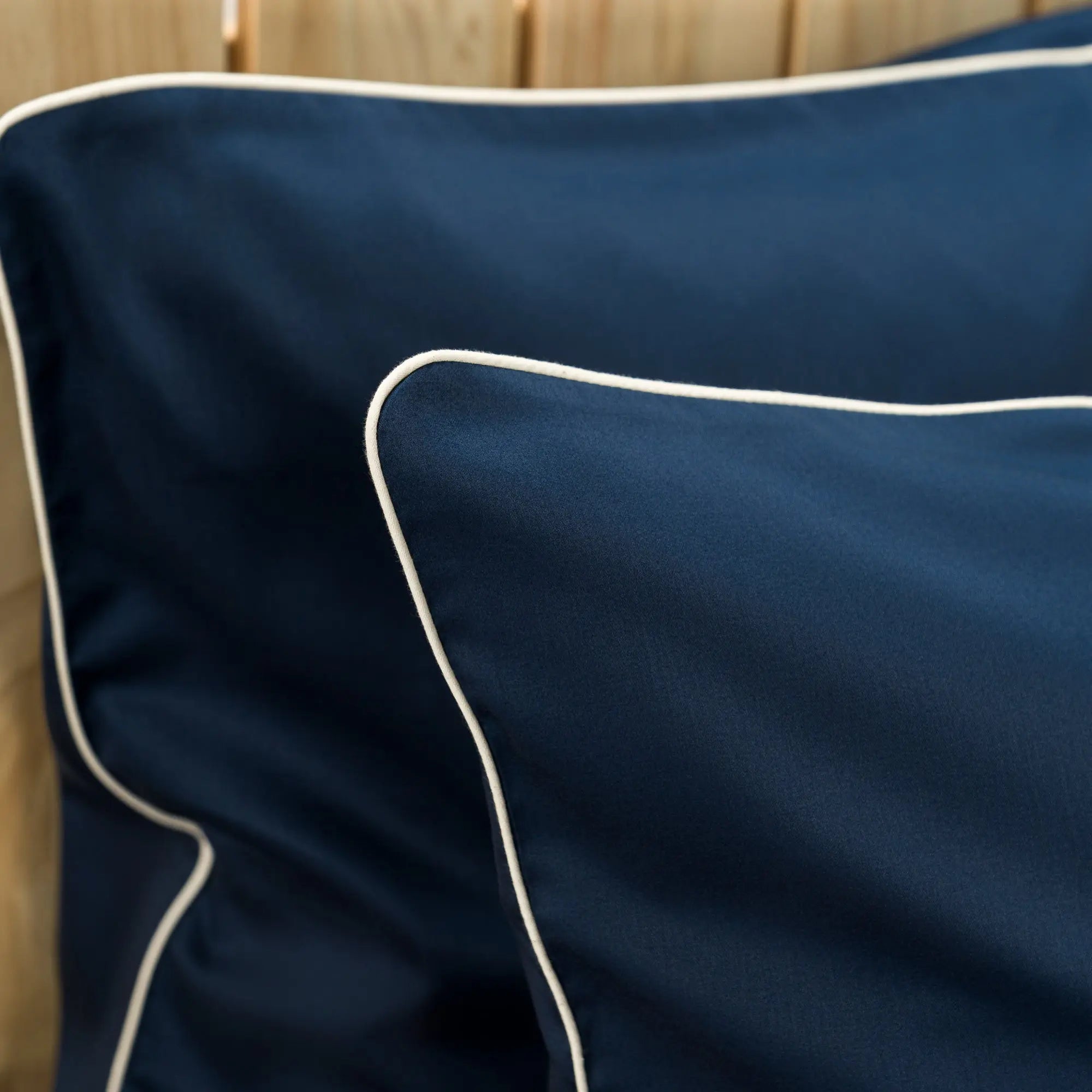 Lenjerie de pat 1 persoană Albastră din bumbac satinat dens simplă, personalizabilă – ELEGANT NAVY CASA CRYSTAL CasaCrystal