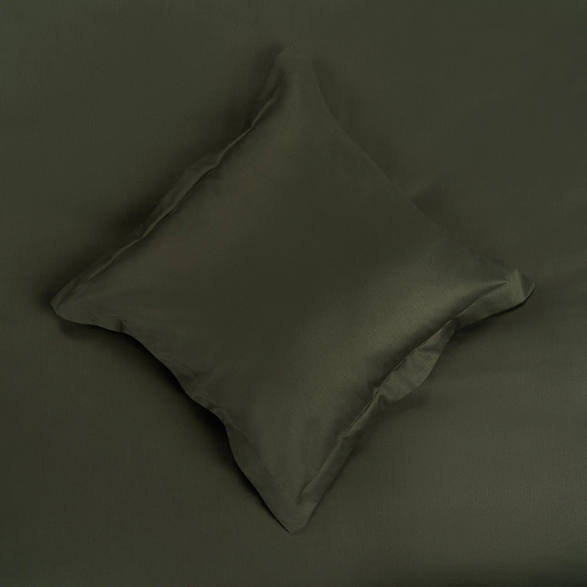 Lenjerie de pat 1 persoană Kaki din bumbac satinat dens simplă, personalizabilă – SIMPLE KAKI CASA CRYSTAL CasaCrystal