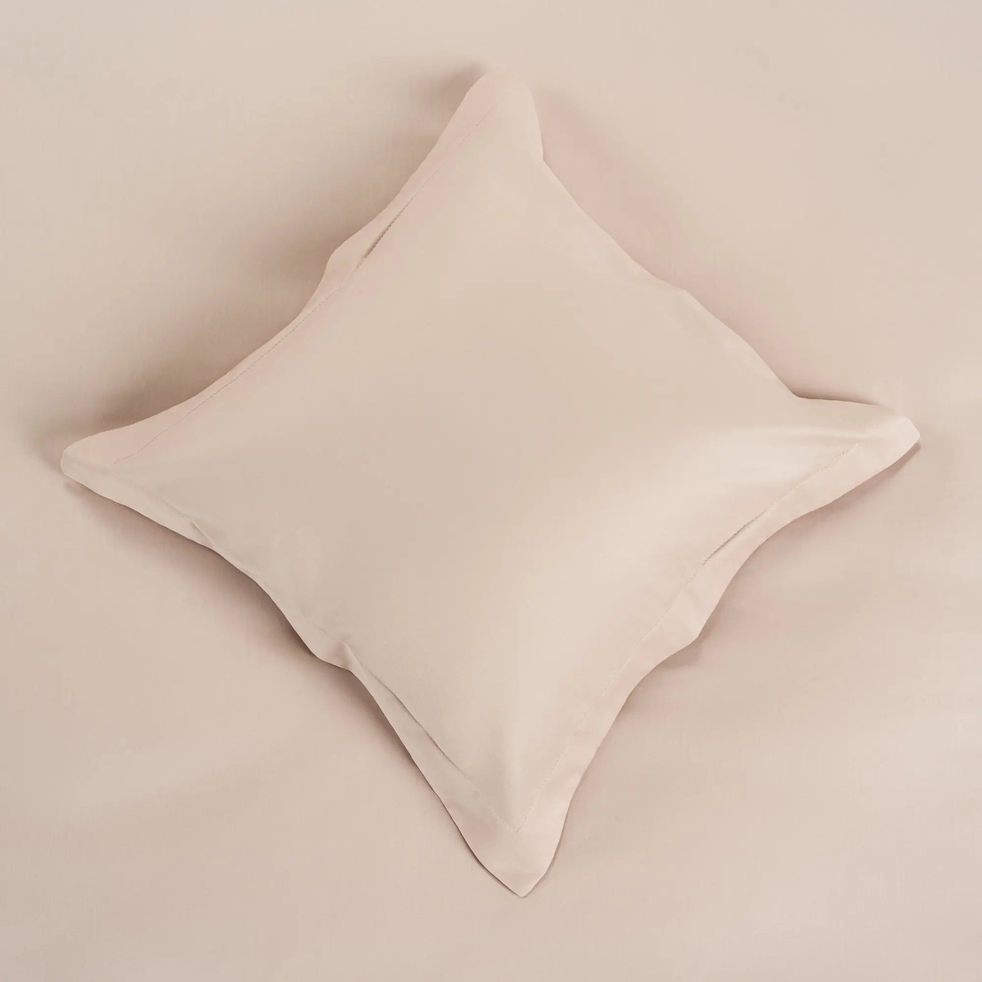 Lenjerie de pat 1 persoană Nude din bumbac satinat dens simplă, personalizabilă – SIMPLE NUDE CASA CRYSTAL CasaCrystal