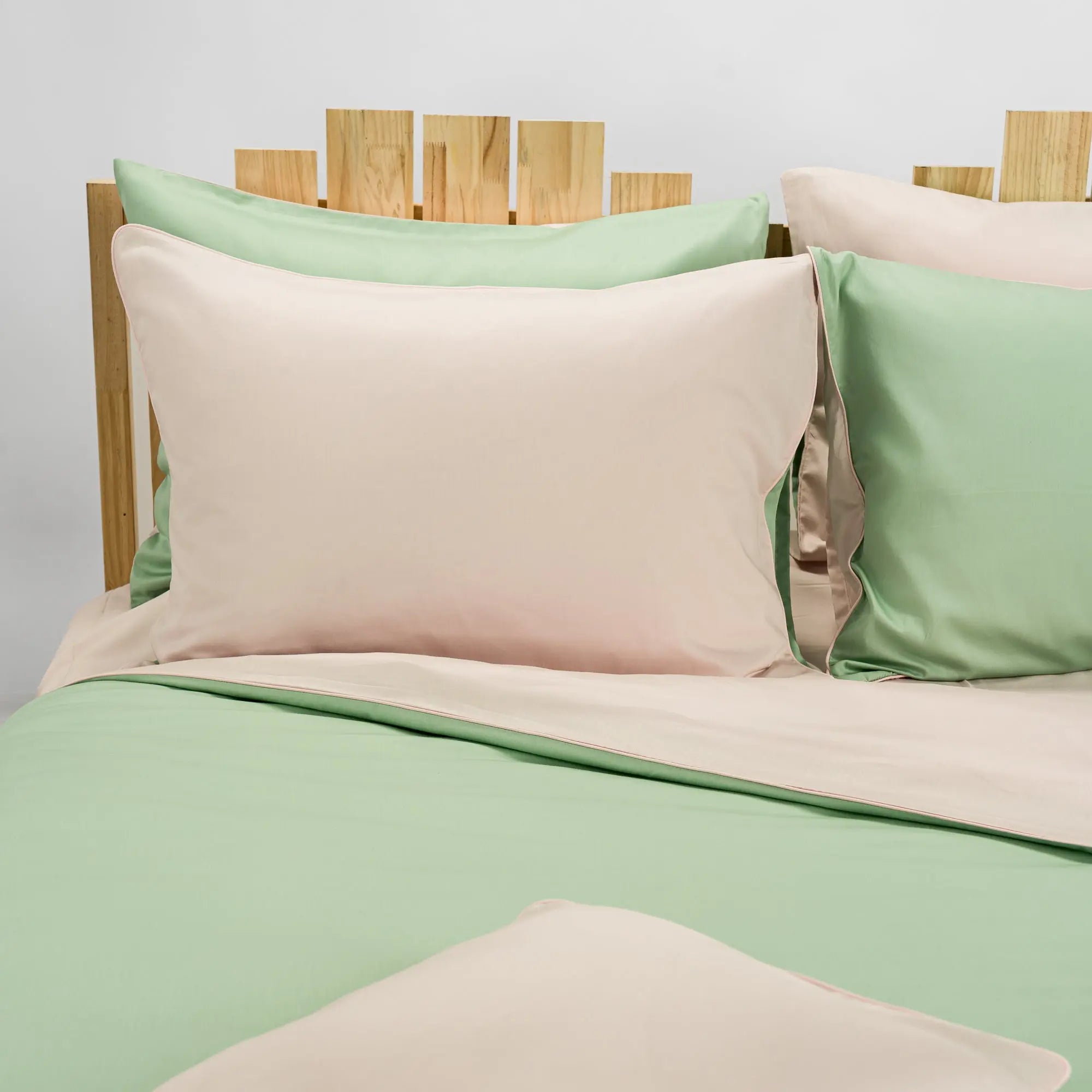 Lenjerie de pat 1 persoană Verde și Roz, cu două fețe, din bumbac satinat dens, personalizabilă – SPRING CASA CRYSTAL CasaCrystal