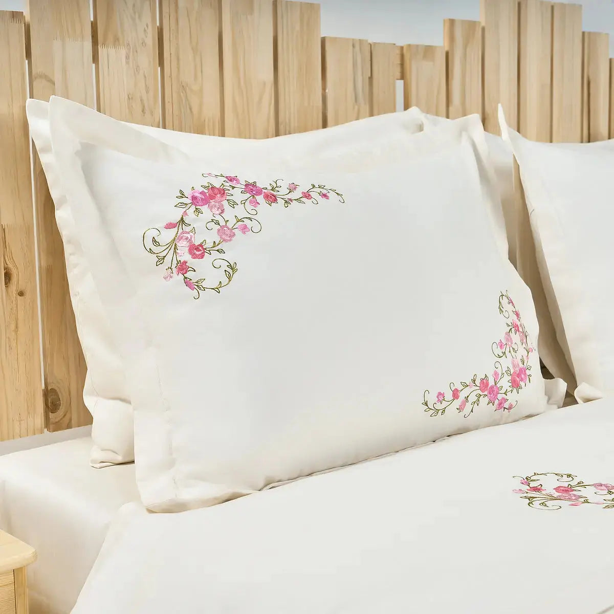 Lenjerie de pat "ROSE" CasaCrystal CasaCrystal