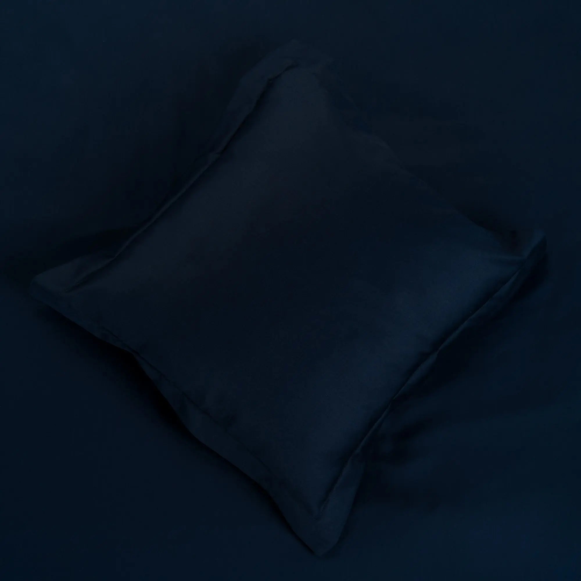 Lenjerie de pat 2 persoane Albastră din bumbac satinat dens cu motive dungi, personalizabilă – SAILOR CASA CRYSTAL CasaCrystal