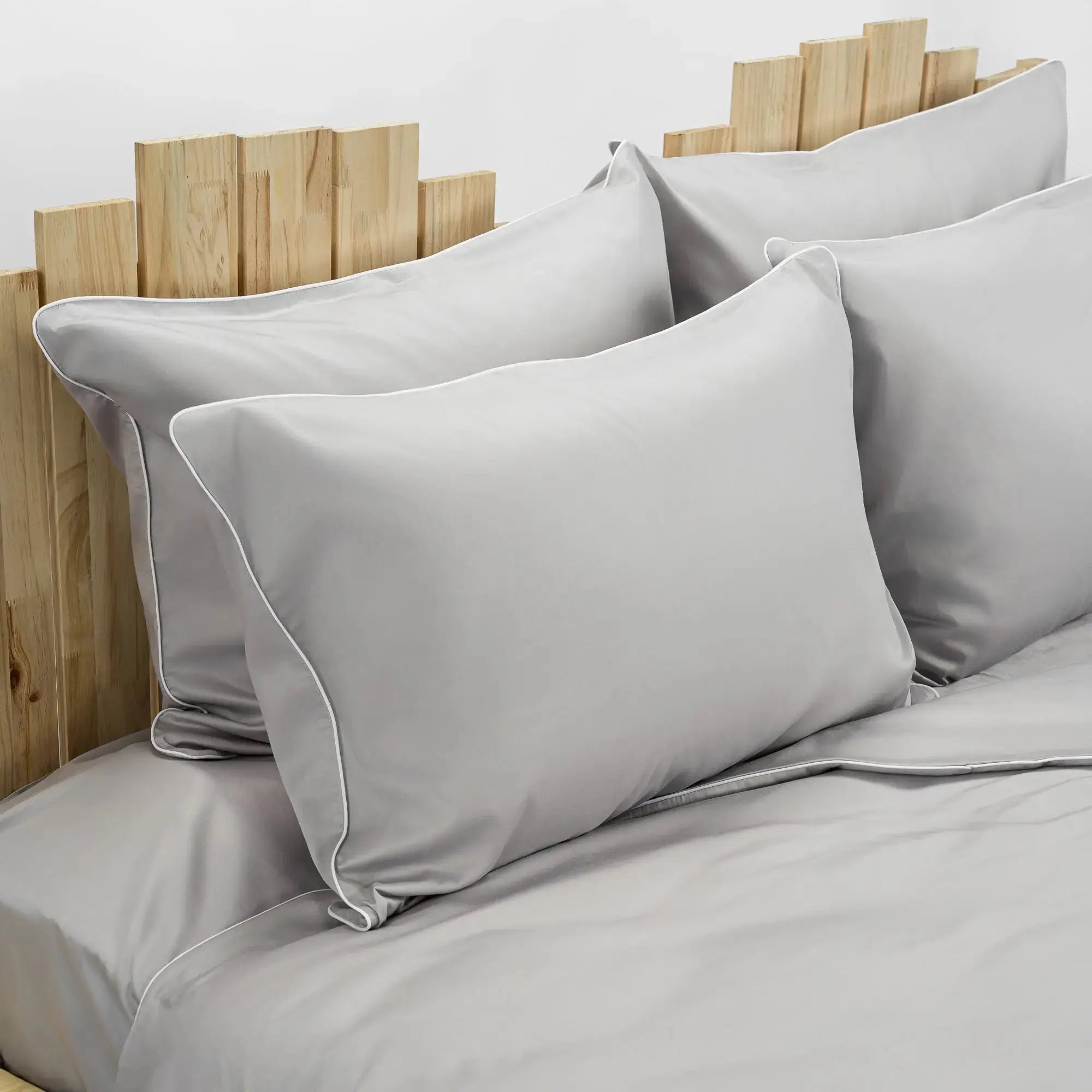 Lenjerie de pat 1 persoană Gri din bumbac satinat dens simplă, personalizabilă – ELEGANT SILVER CASA CRYSTAL CasaCrystal