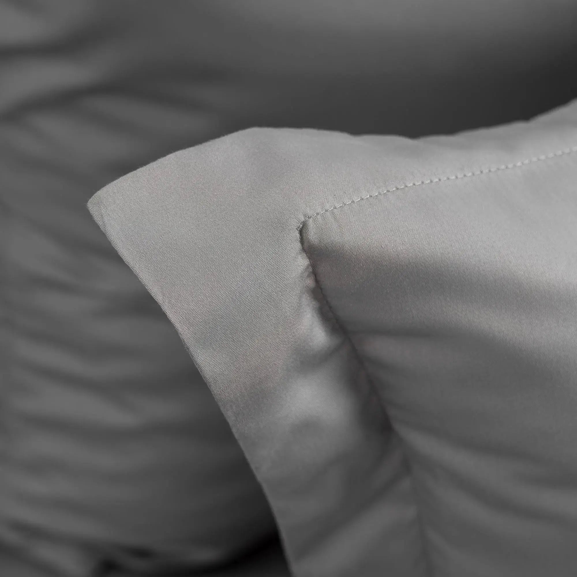 Lenjerie de pat 1 persoană Gri din bumbac satinat dens simplă, personalizabilă – SIMPLE GREY CASA CRYSTAL CasaCrystal