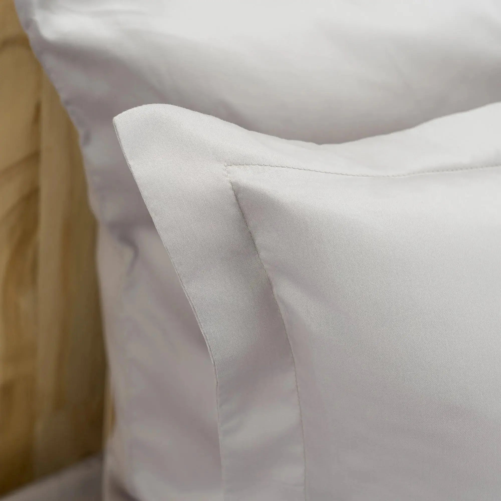 Lenjerie de pat 1 persoană Gri din bumbac satinat dens simplă, personalizabilă – SIMPLE SILVER CASA CRYSTAL CasaCrystal