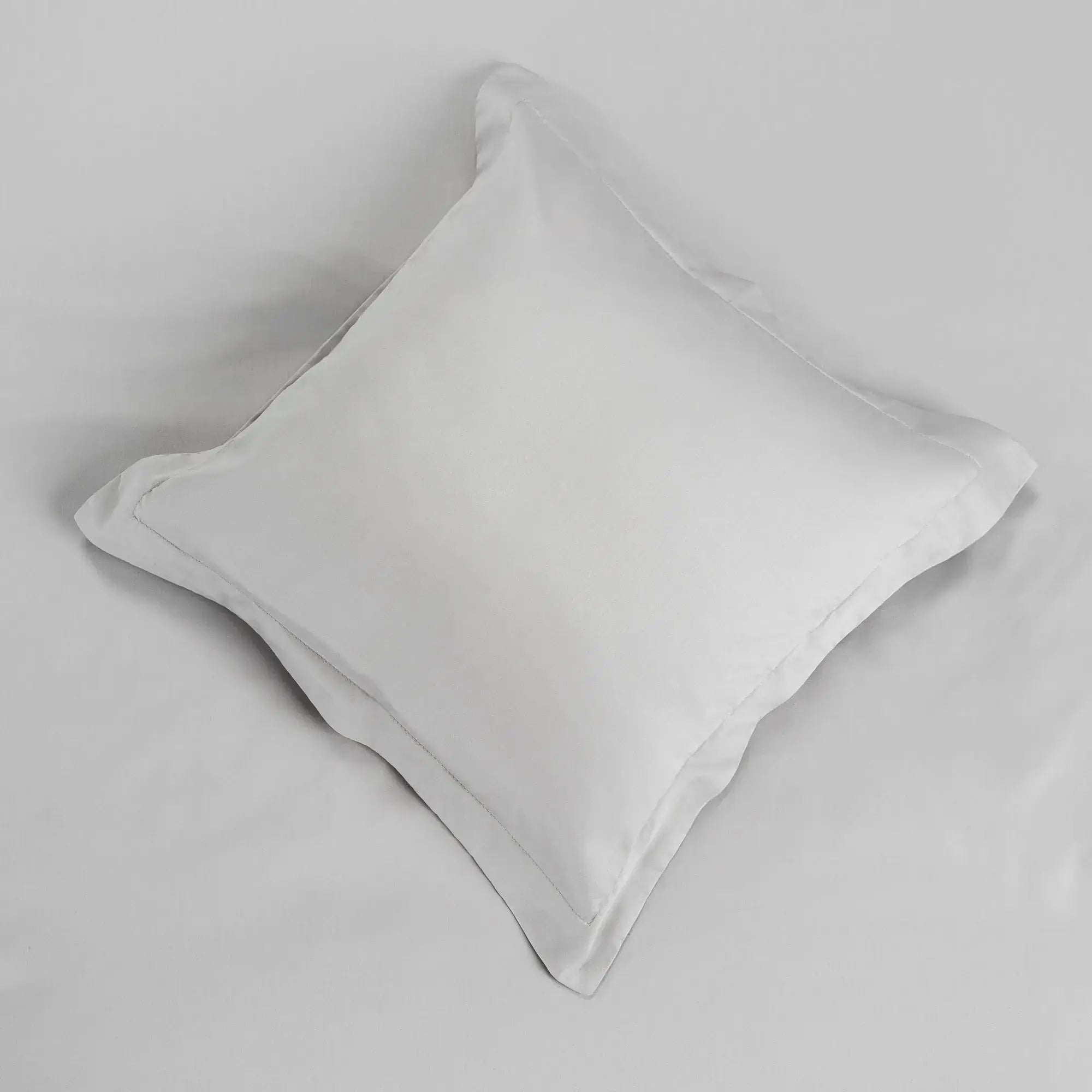 Lenjerie de pat 1 persoană Gri din bumbac satinat dens simplă, personalizabilă – SIMPLE SILVER CASA CRYSTAL CasaCrystal