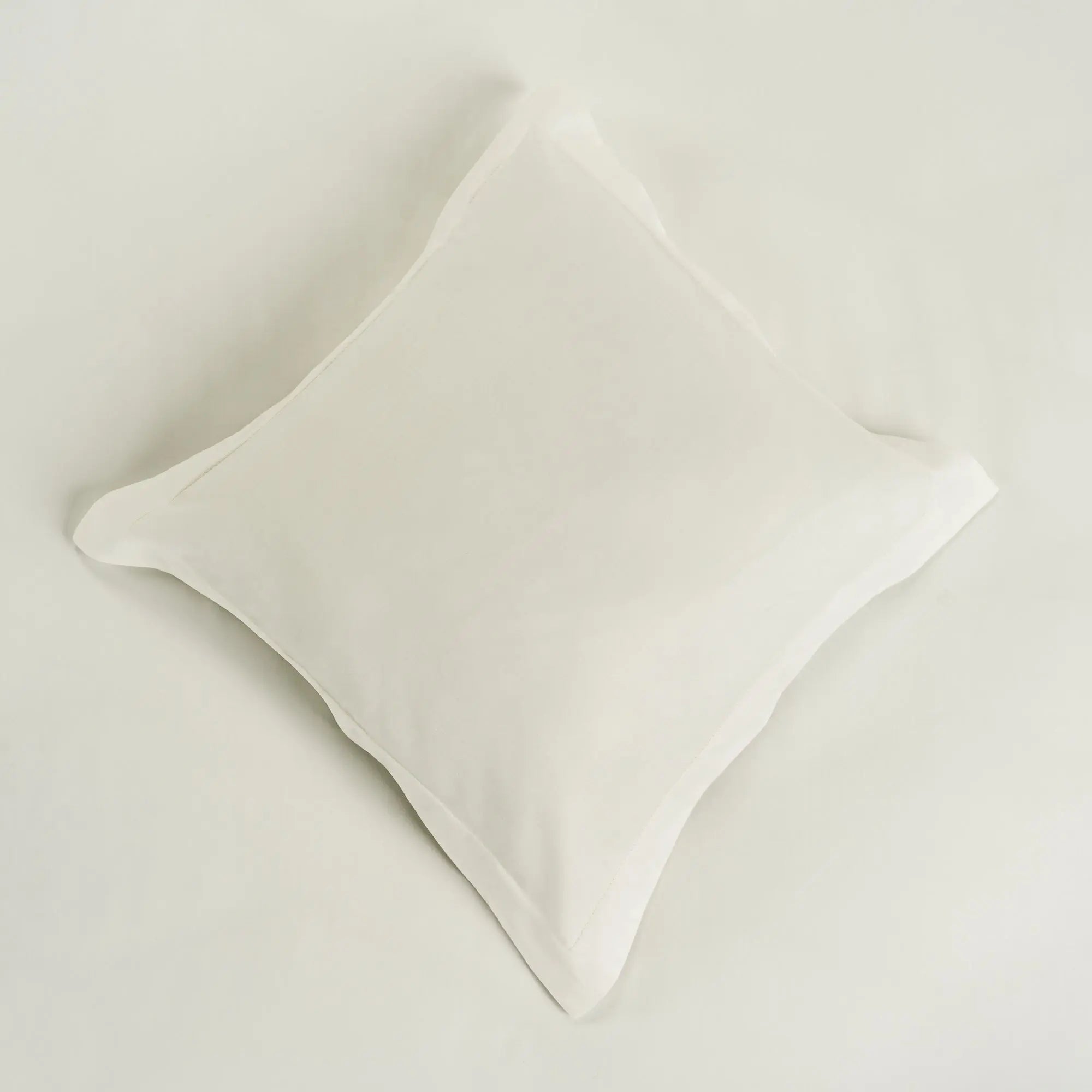 Lenjerie de pat 2 persoane Ivoar din bumbac satinat dens cu motive dungi, personalizabilă – SUNBED CASA CRYSTAL CasaCrystal