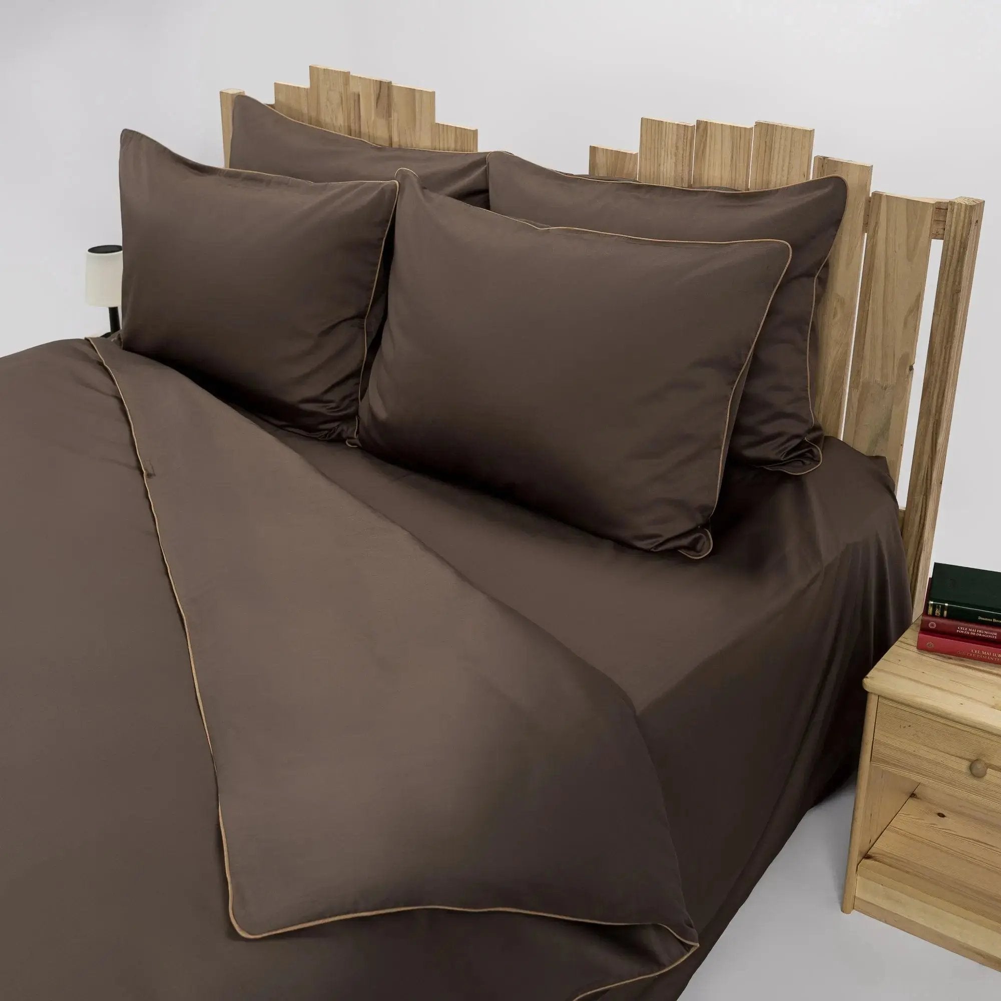 Lenjerie de pat 1 persoană Maro din bumbac satinat dens simplă, personalizabilă – ELEGANT CHOCOLATE CASA CRYSTAL CasaCrystal