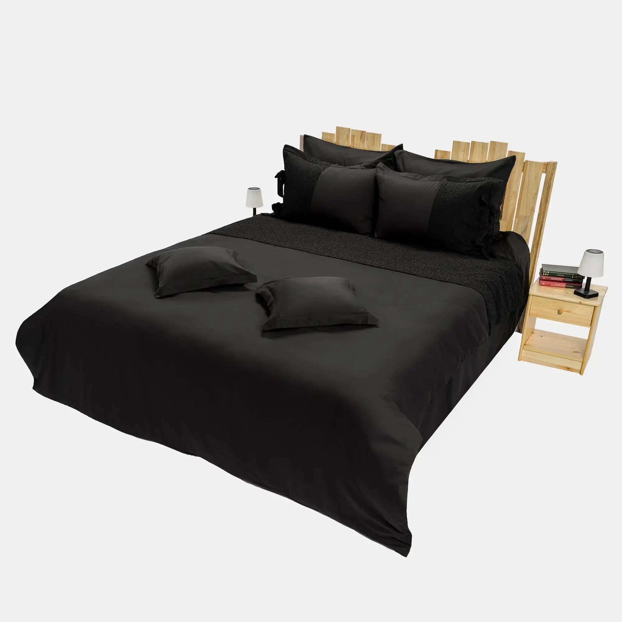 Lenjerie de pat 1 persoană Neagră din bumbac satinat dens și dantelă, personalizabilă – MALEFICENT CasaCrystal CasaCrystal