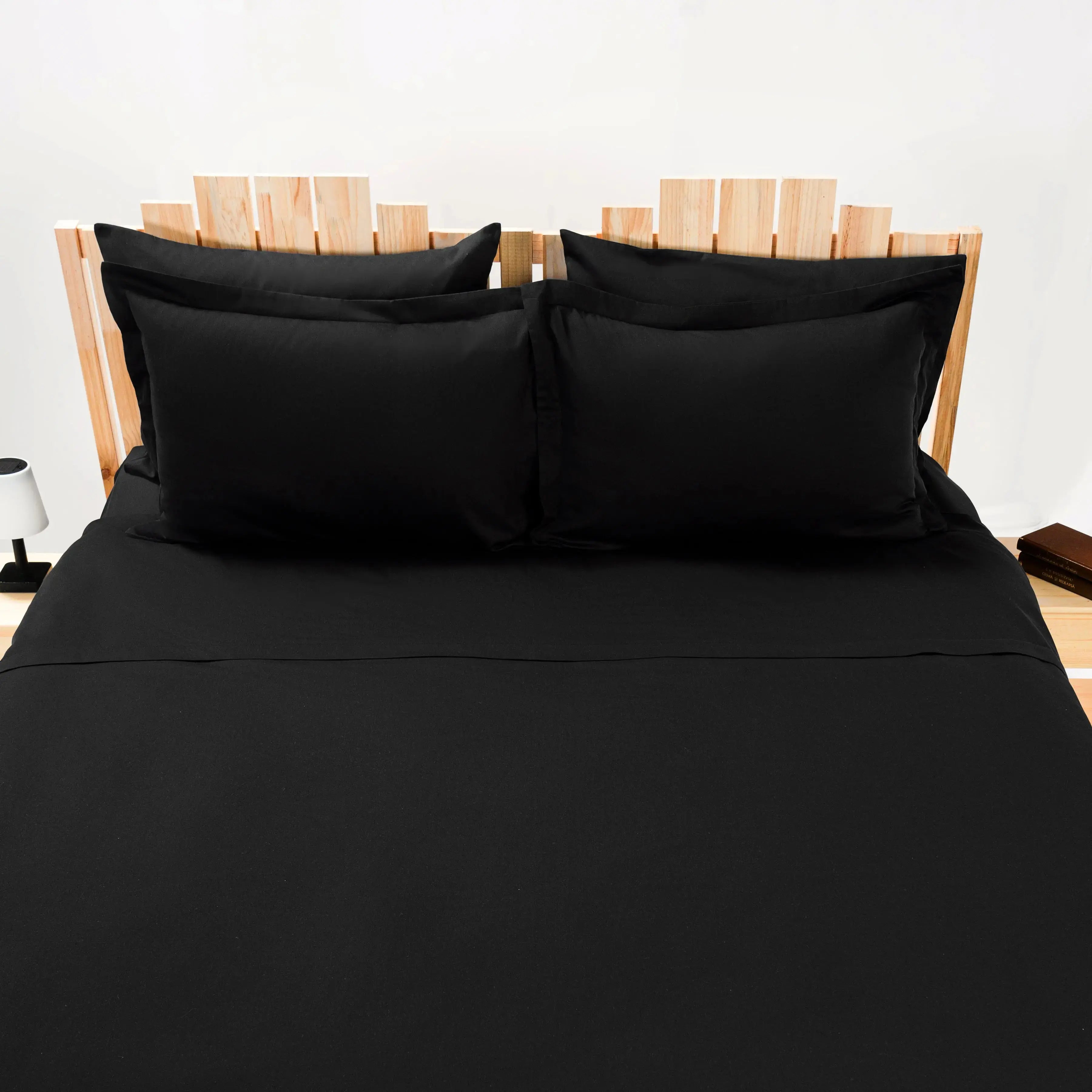 Lenjerie de pat 1 persoană Neagră din bumbac satinat dens simplă, personalizabilă – SIMPLE BLACK CasaCrystal CasaCrystal