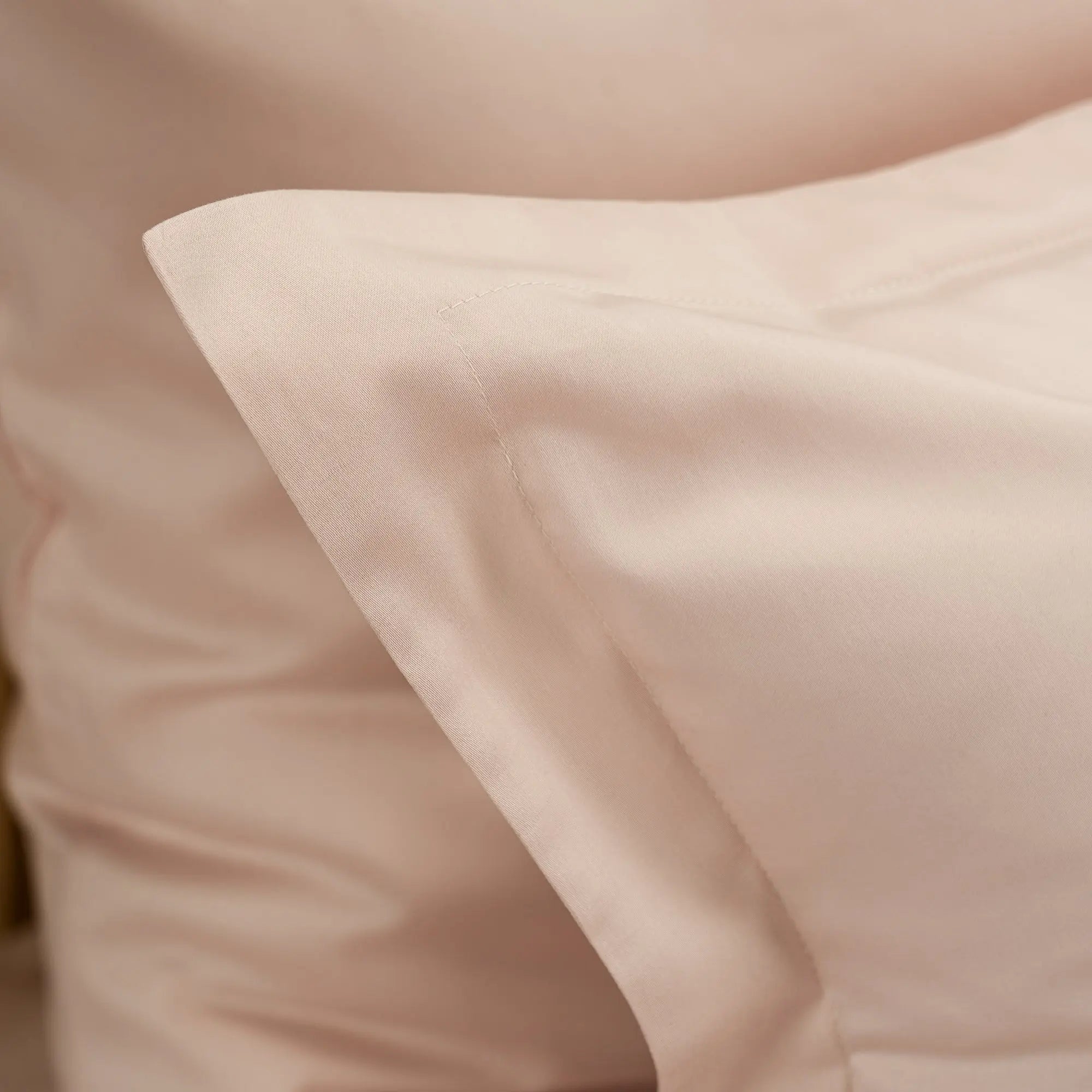 Lenjerie de pat 2 persoane Nude din bumbac satinat dens simplă, personalizabilă – SIMPLE NUDE CASA CRYSTAL CasaCrystal