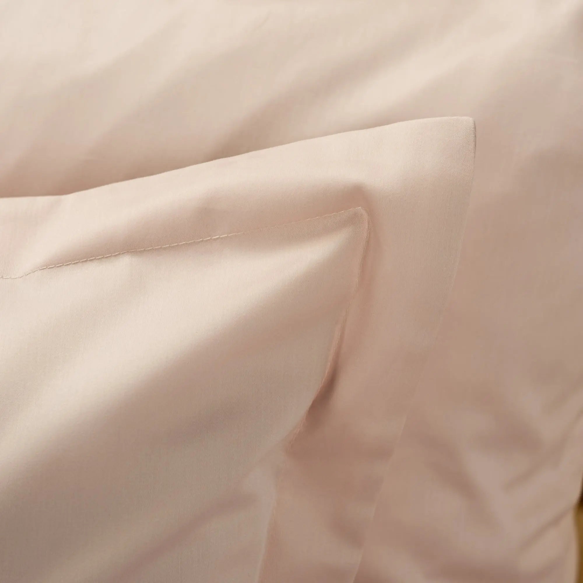 Lenjerie de pat 2 persoane Nude din bumbac satinat dens simplă, personalizabilă – SIMPLE NUDE CASA CRYSTAL CasaCrystal