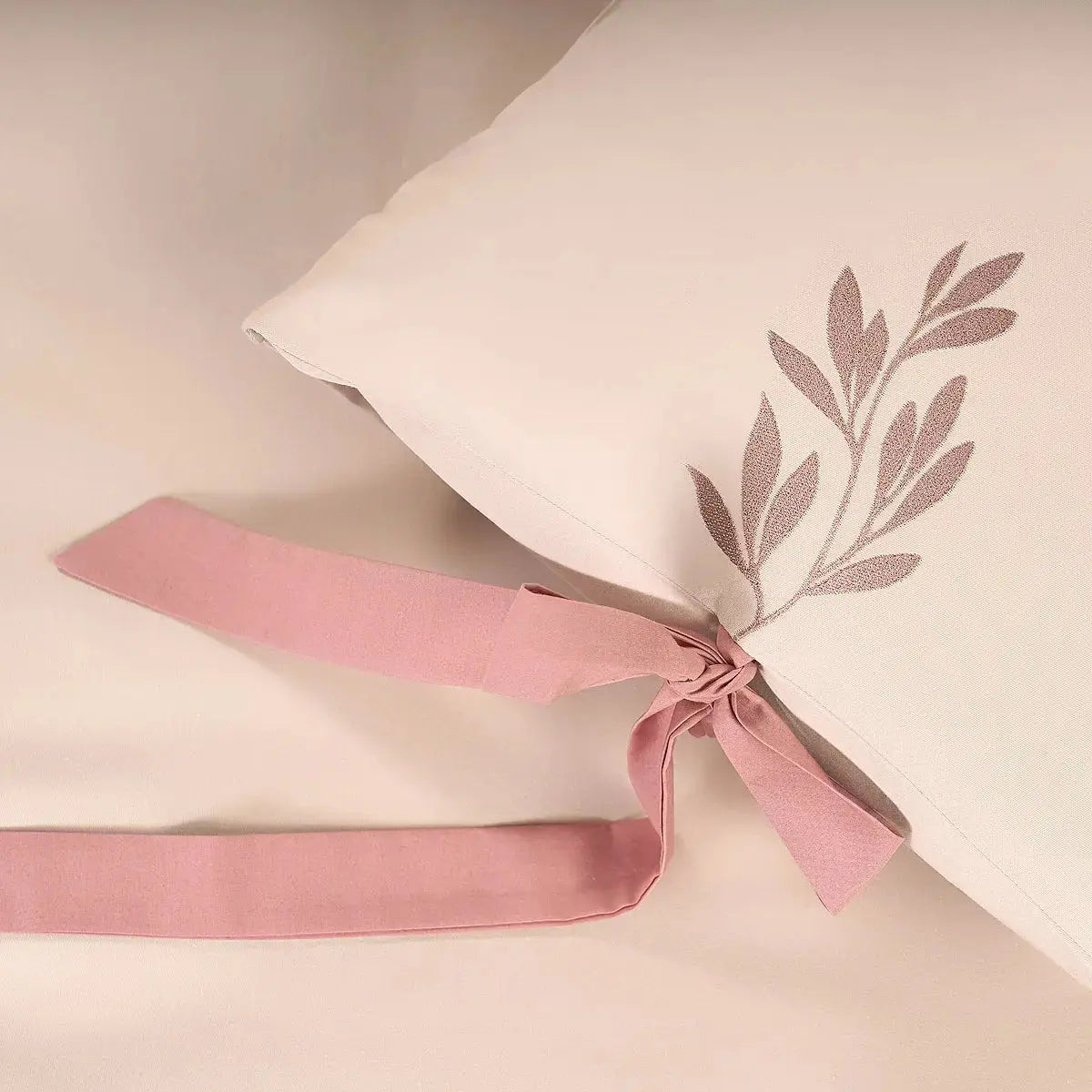 Lenjerie de pat “AURORA” CasaCrystal CasaCrystal