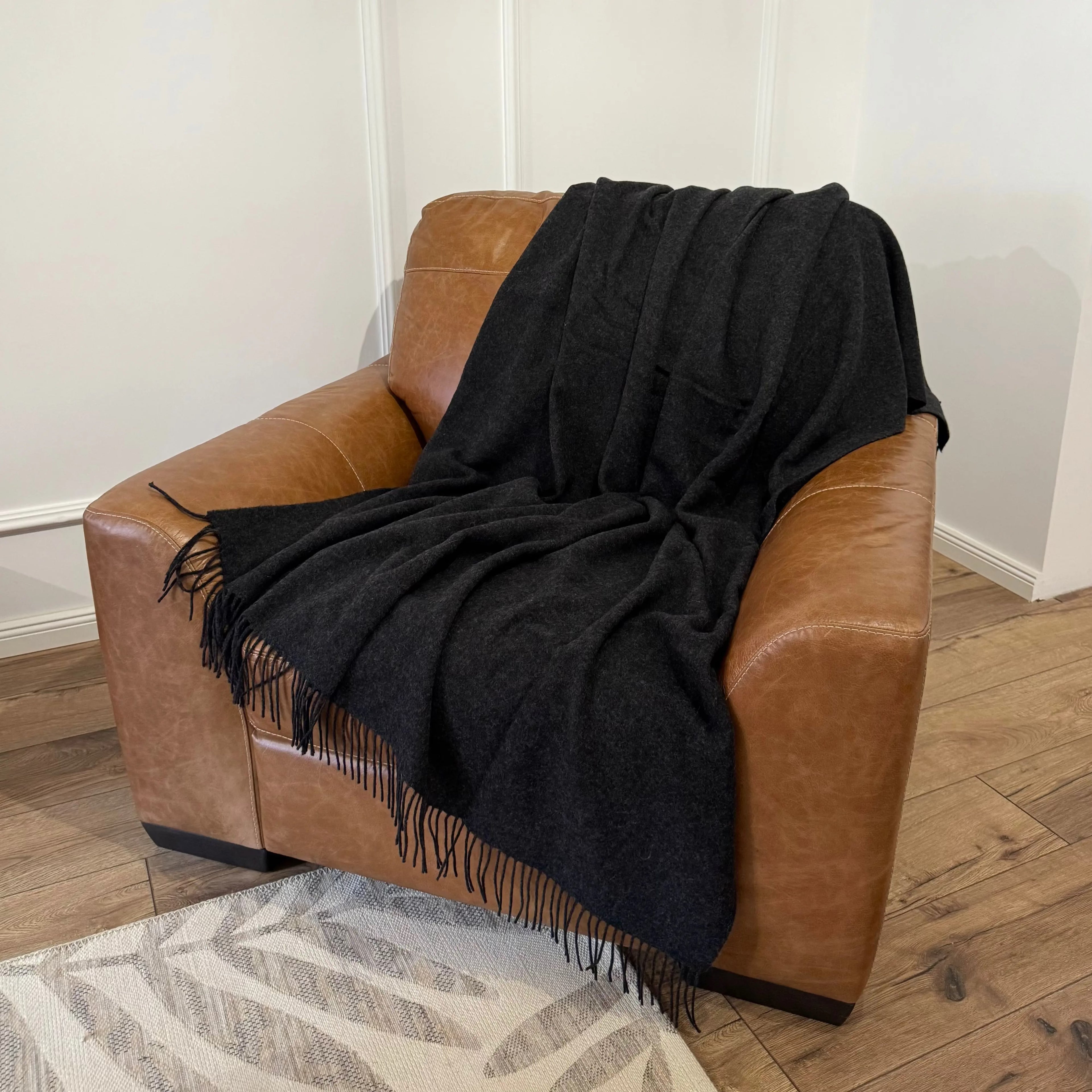 Pătură elegantă 140x200 cm, model double face, perfectă pentru decor modern