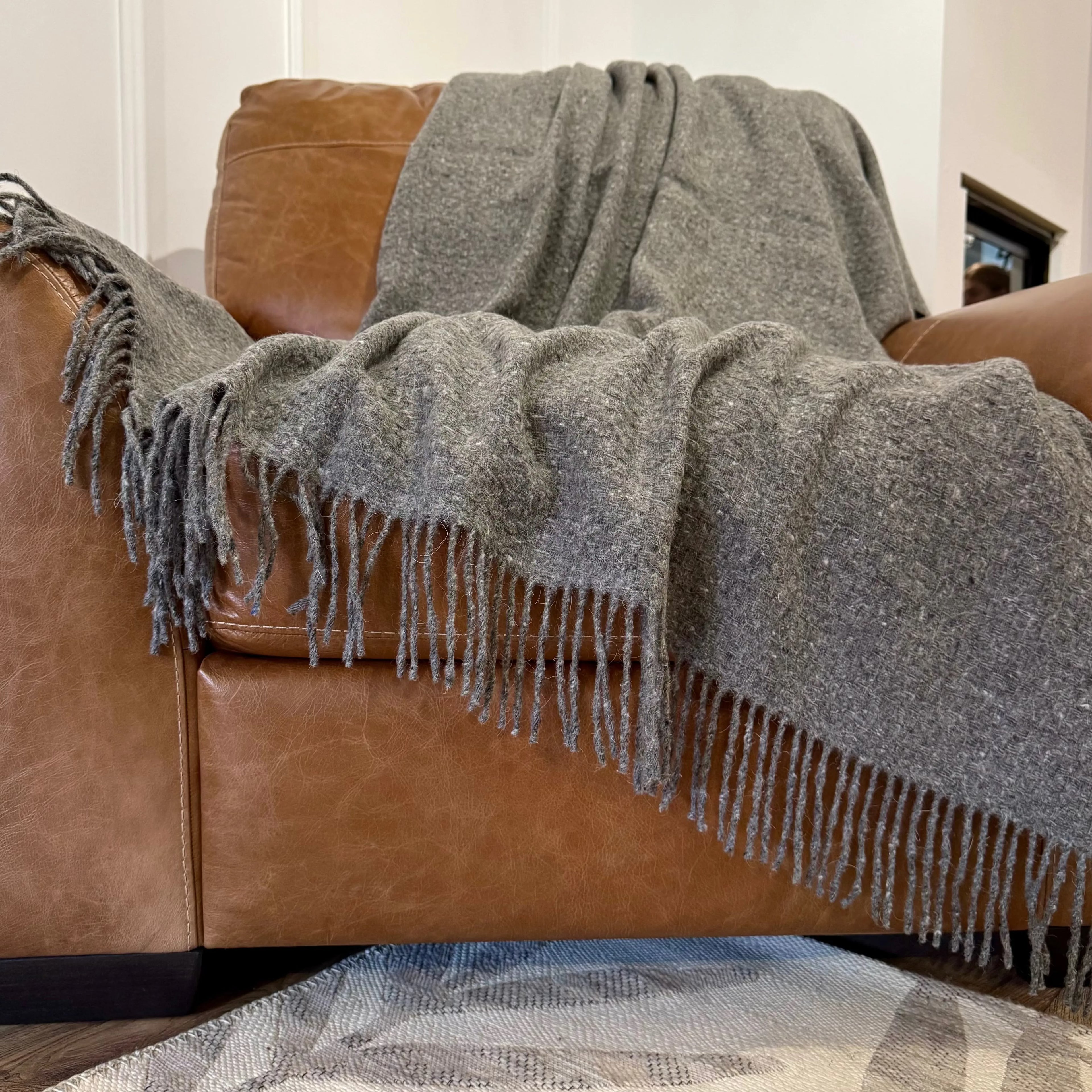 Pătură din lână și fibre sintetice, groasă și moale, perfectă pentru living