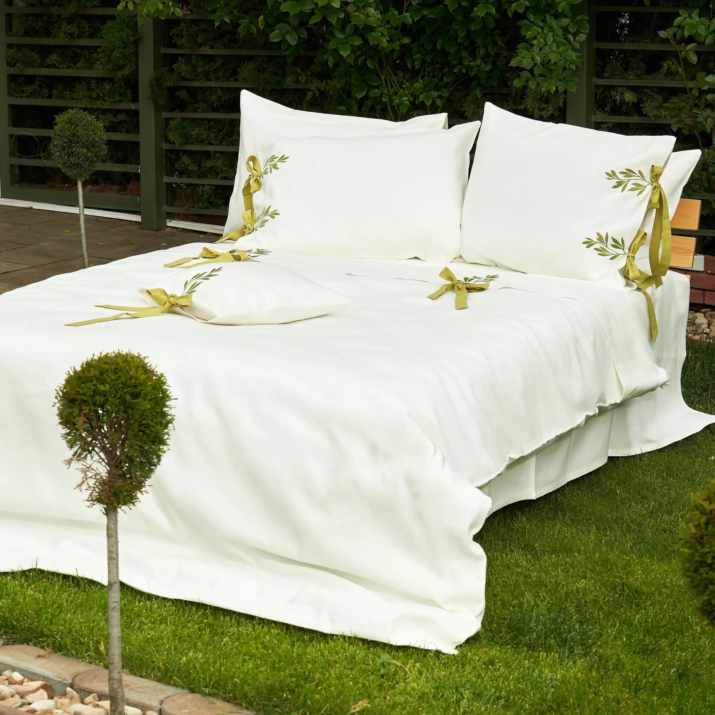 Lenjerie de pat din in "FOREST" - CasaCrystal