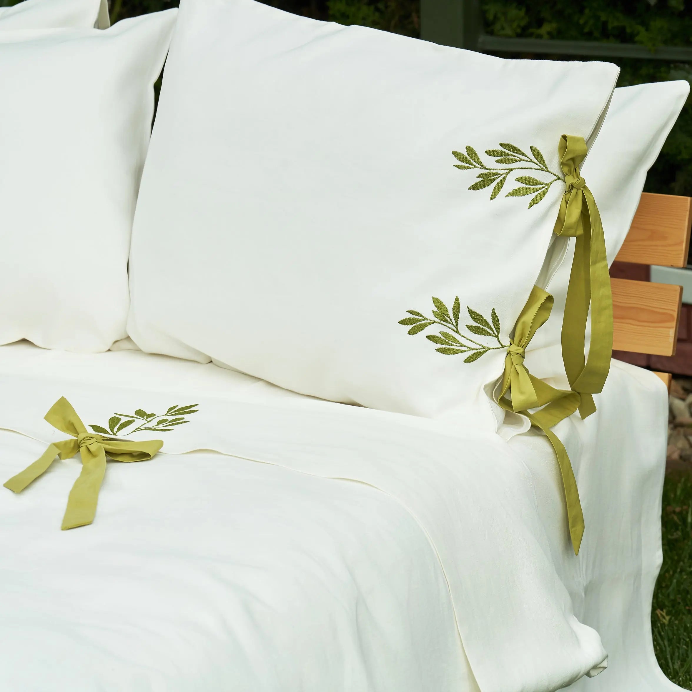 Lenjerie de pat din in "FOREST" - CasaCrystal