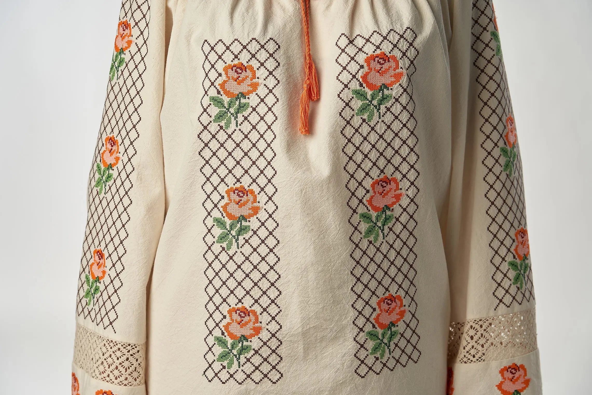 Ie traditionala "CORNELIA" - CasaCrystal