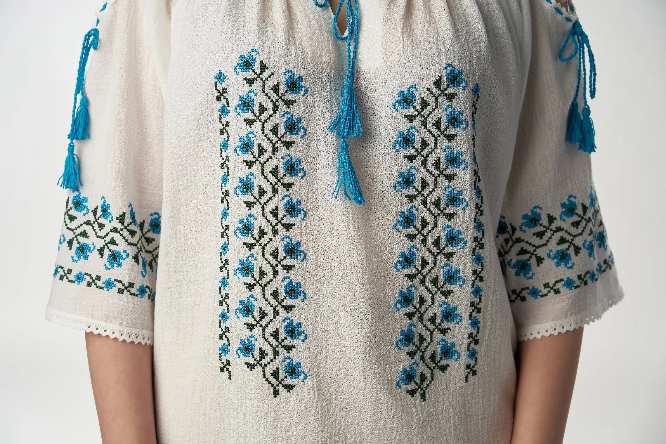 Ie traditionala "MAGDALENA" - CasaCrystal