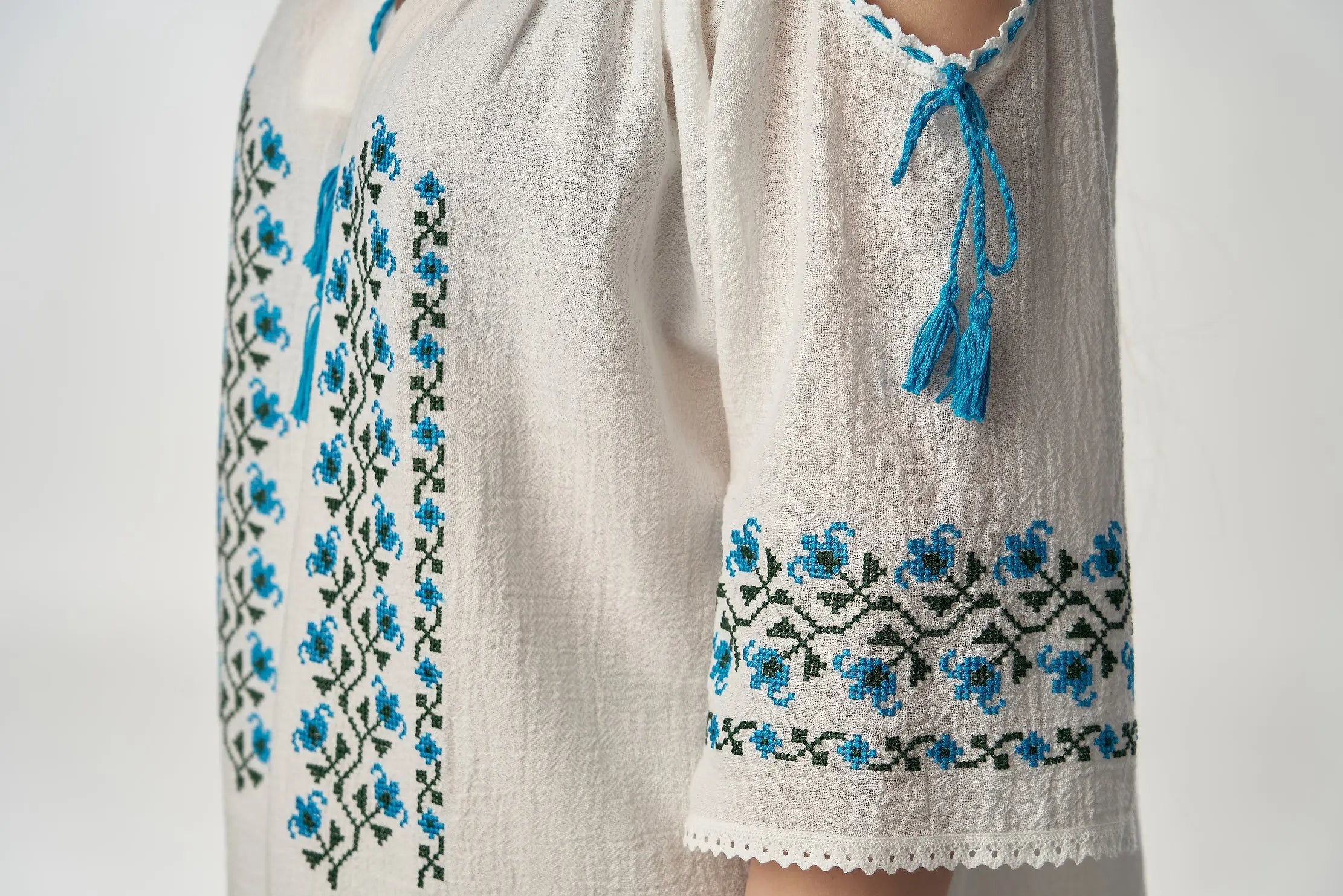 Ie traditionala "MAGDALENA" - CasaCrystal
