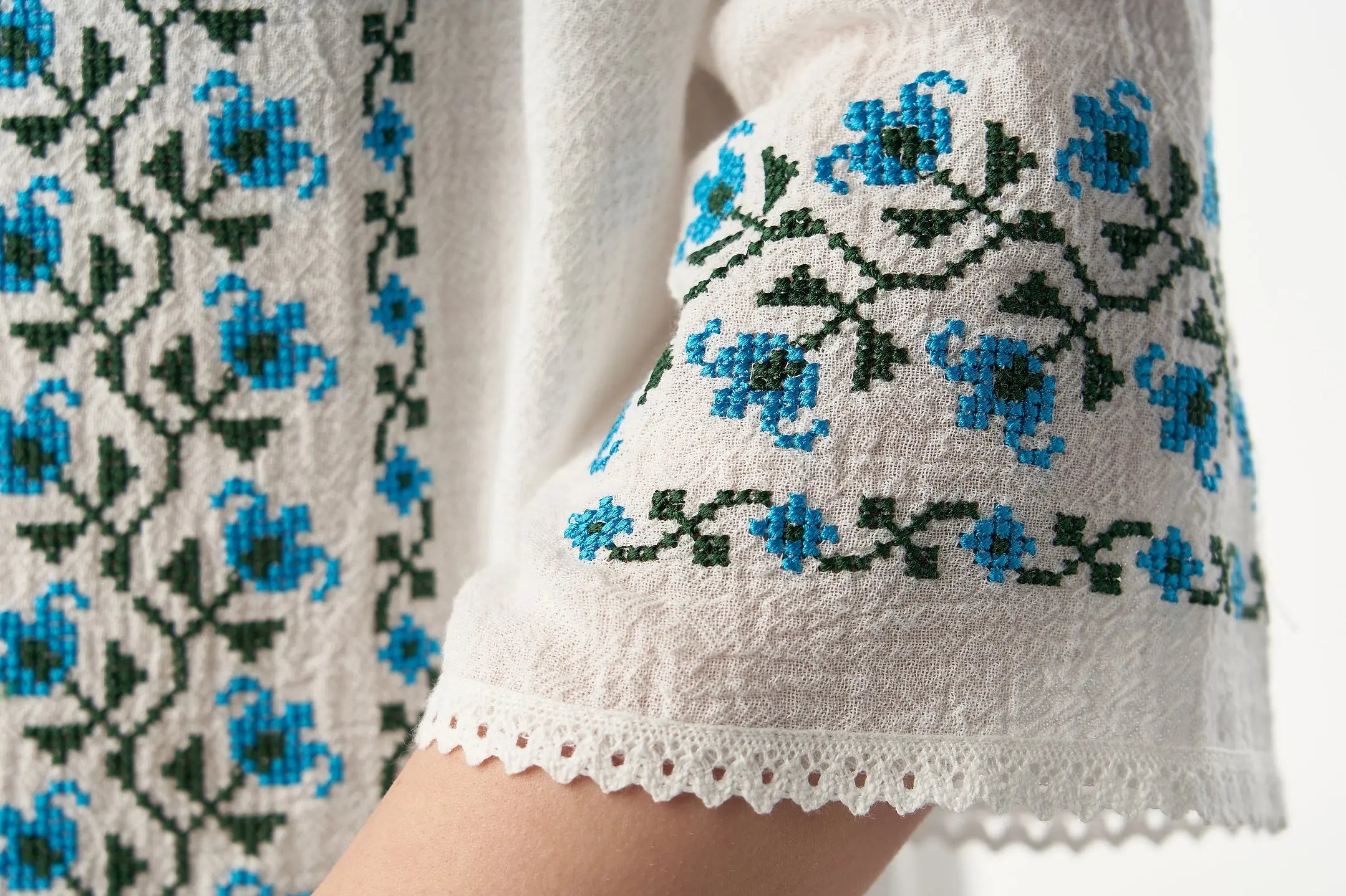 Ie traditionala "MAGDALENA" - CasaCrystal