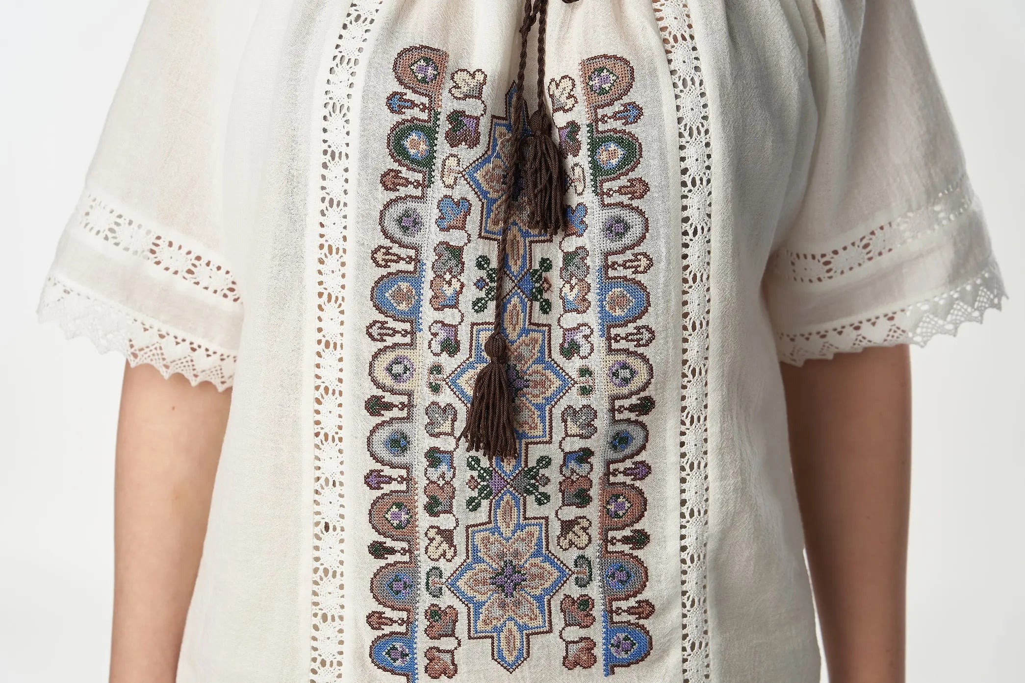 Ie traditionala "GEORGIANA" - CasaCrystal