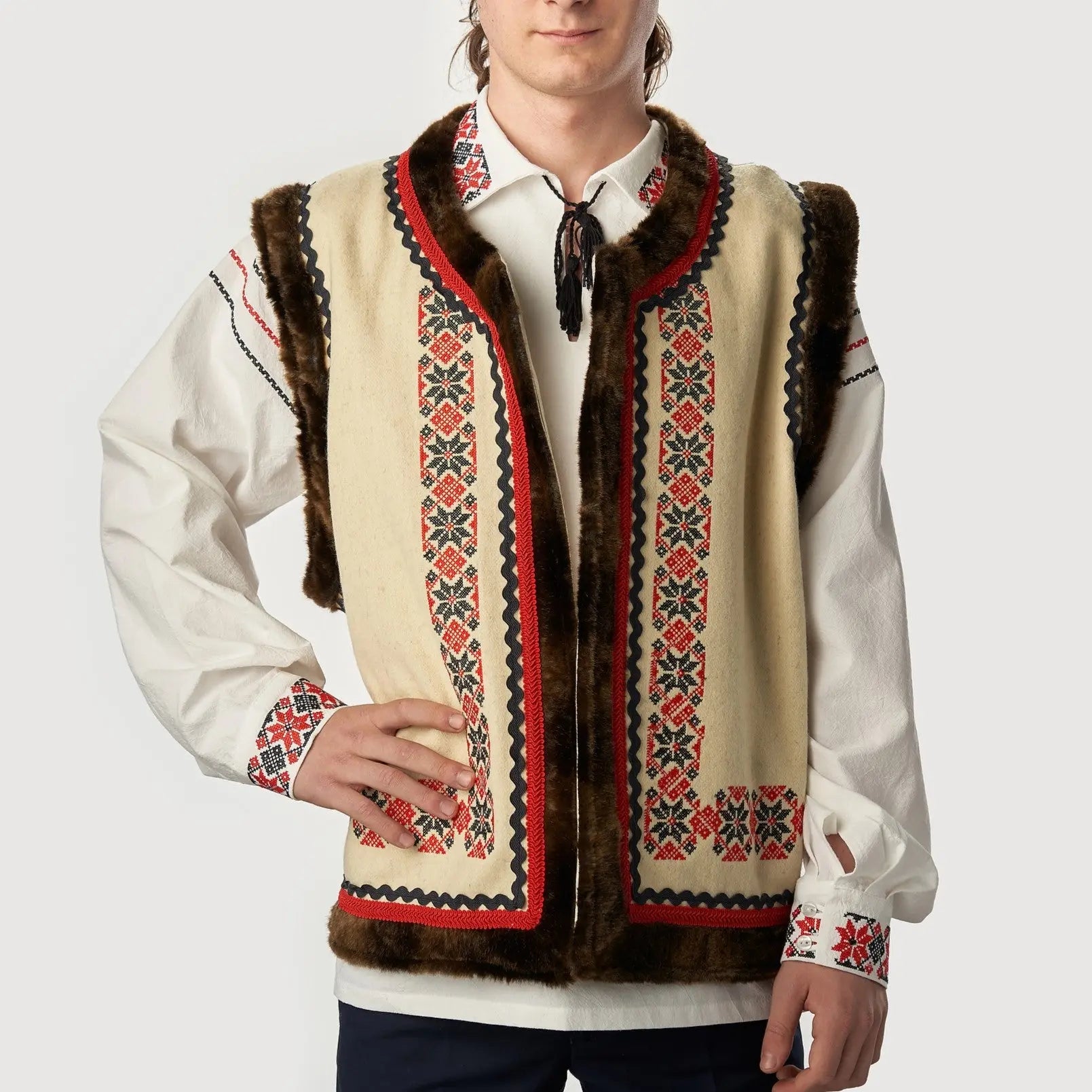 Bundita barbateasca "NECULAI" cu motiv popular.