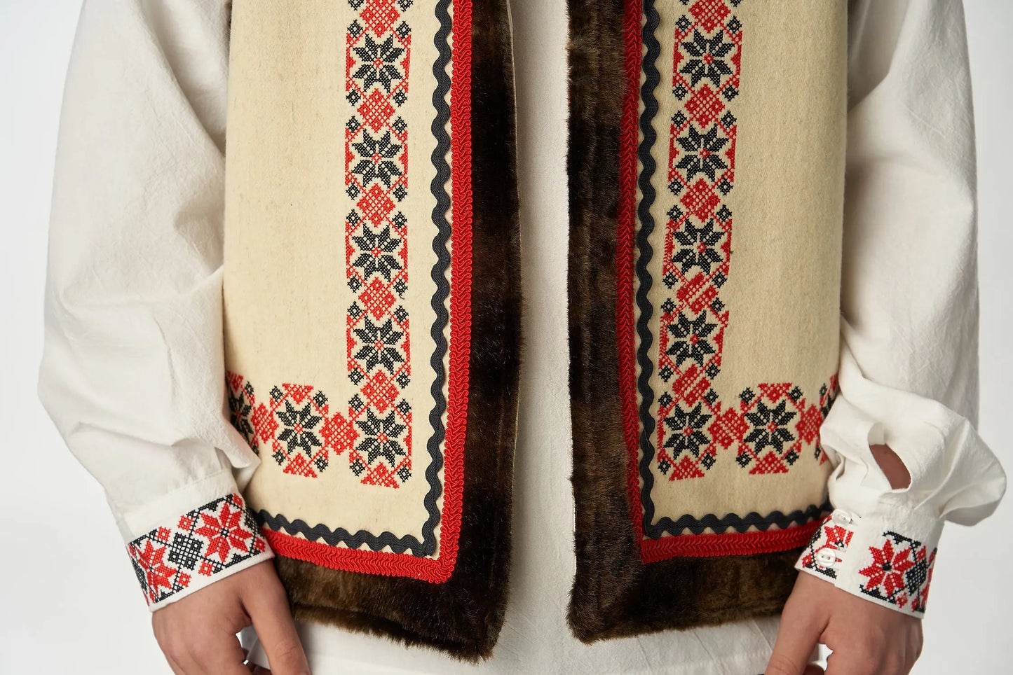 Bundita barbateasca "NECULAI" cu motiv popular