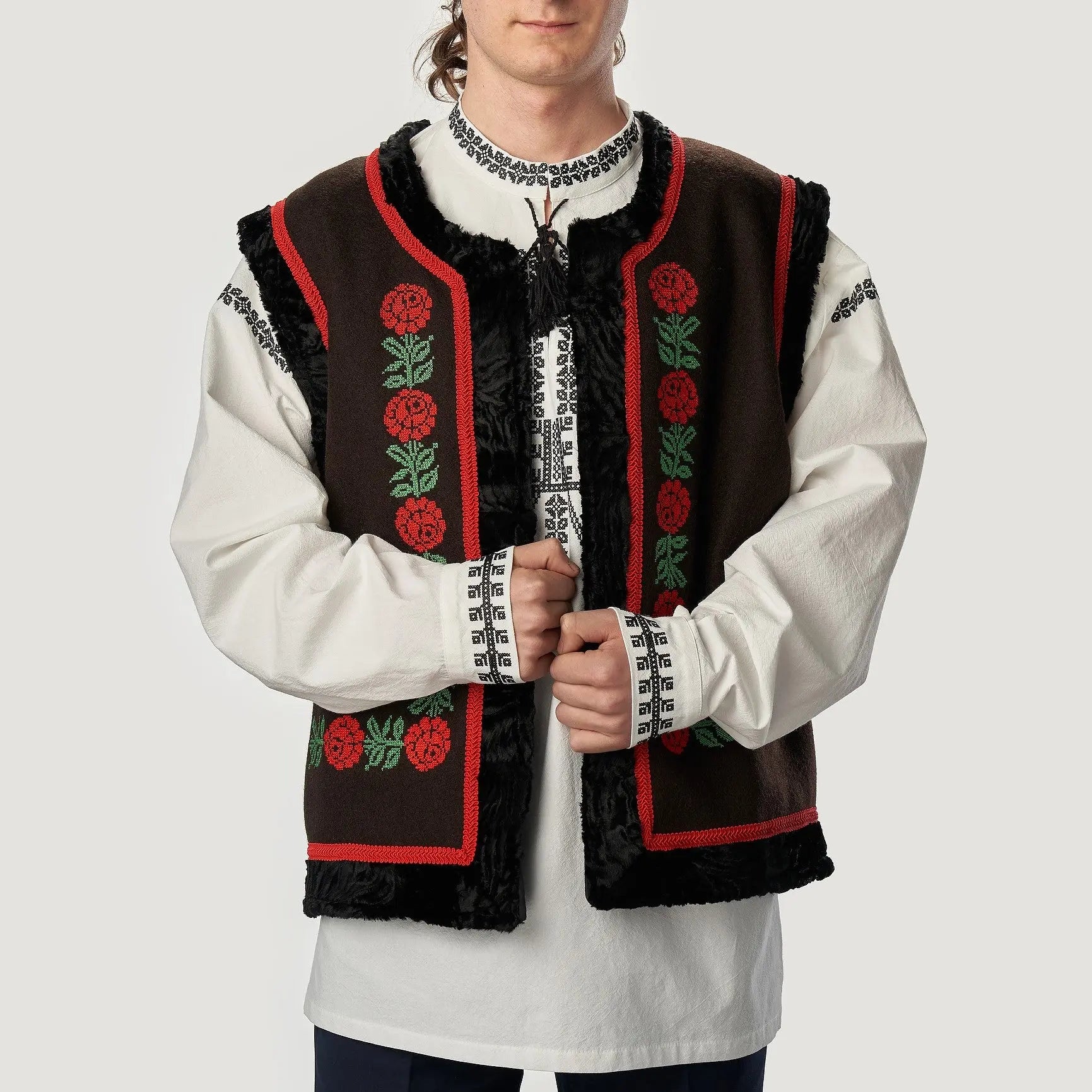 Bundita barbateasca "DUMITRU" cu motiv popular.