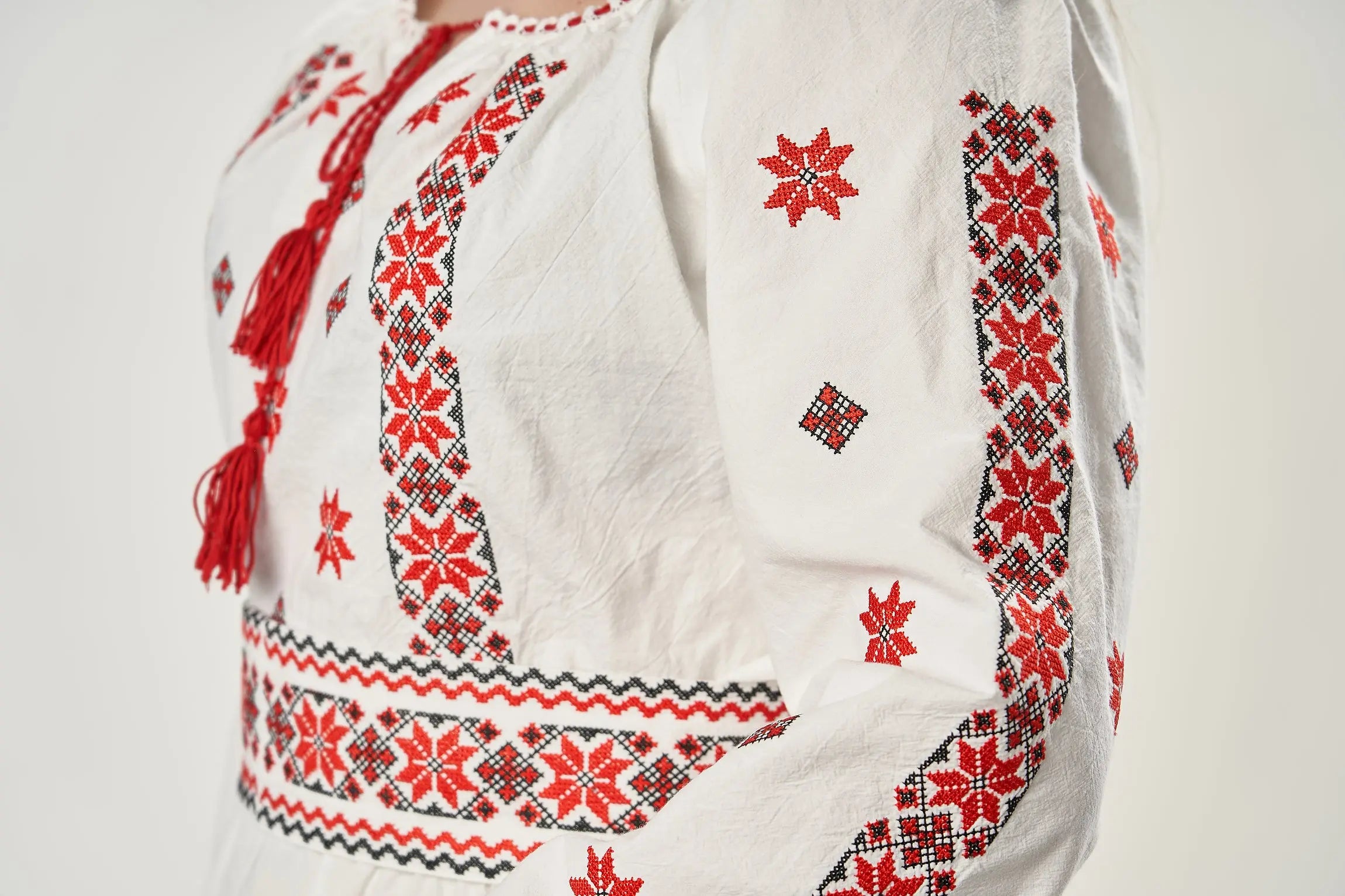 Rochie traditionala "RALUCA" - CasaCrystal