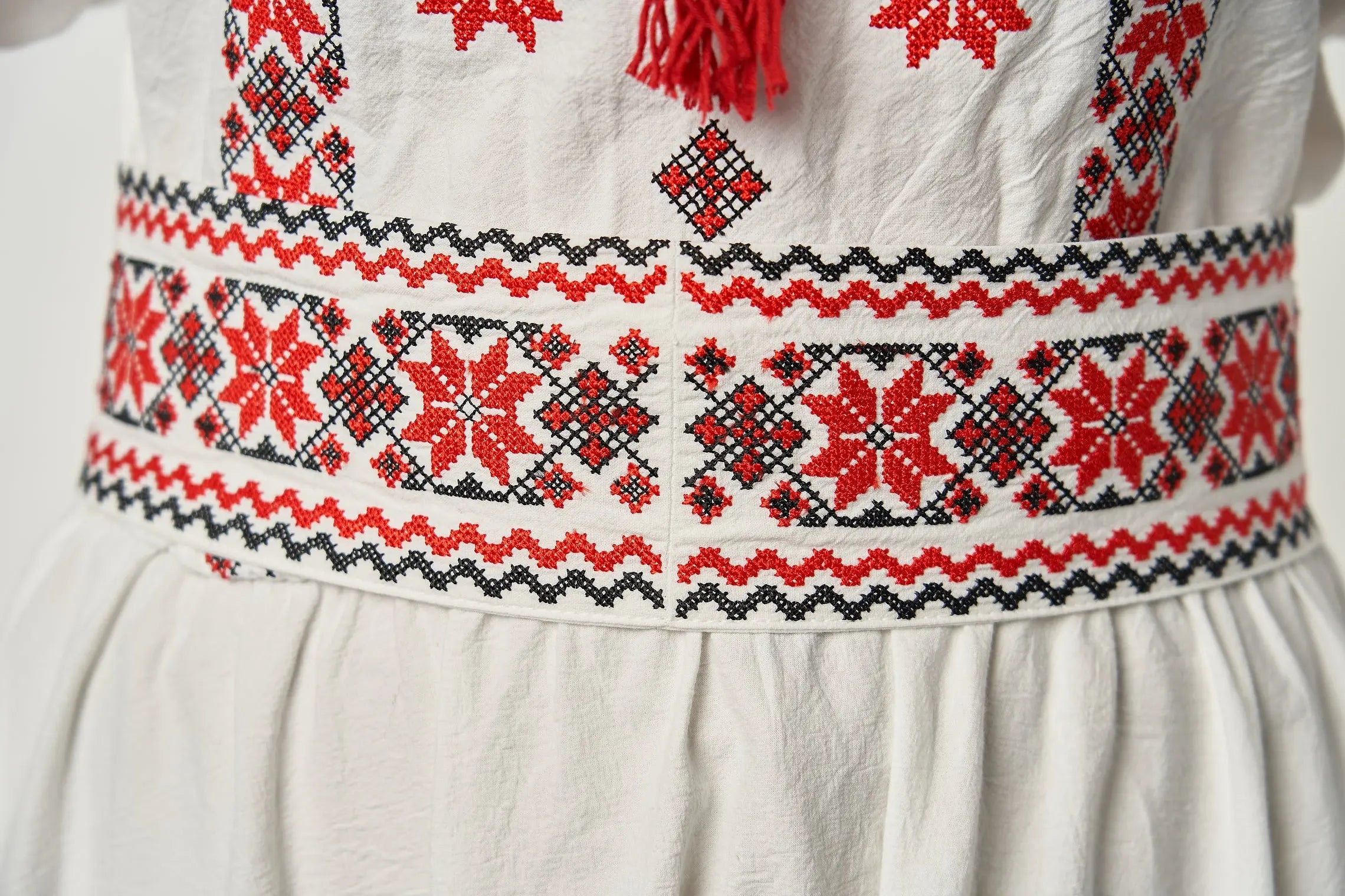 Rochie traditionala "RALUCA" - CasaCrystal