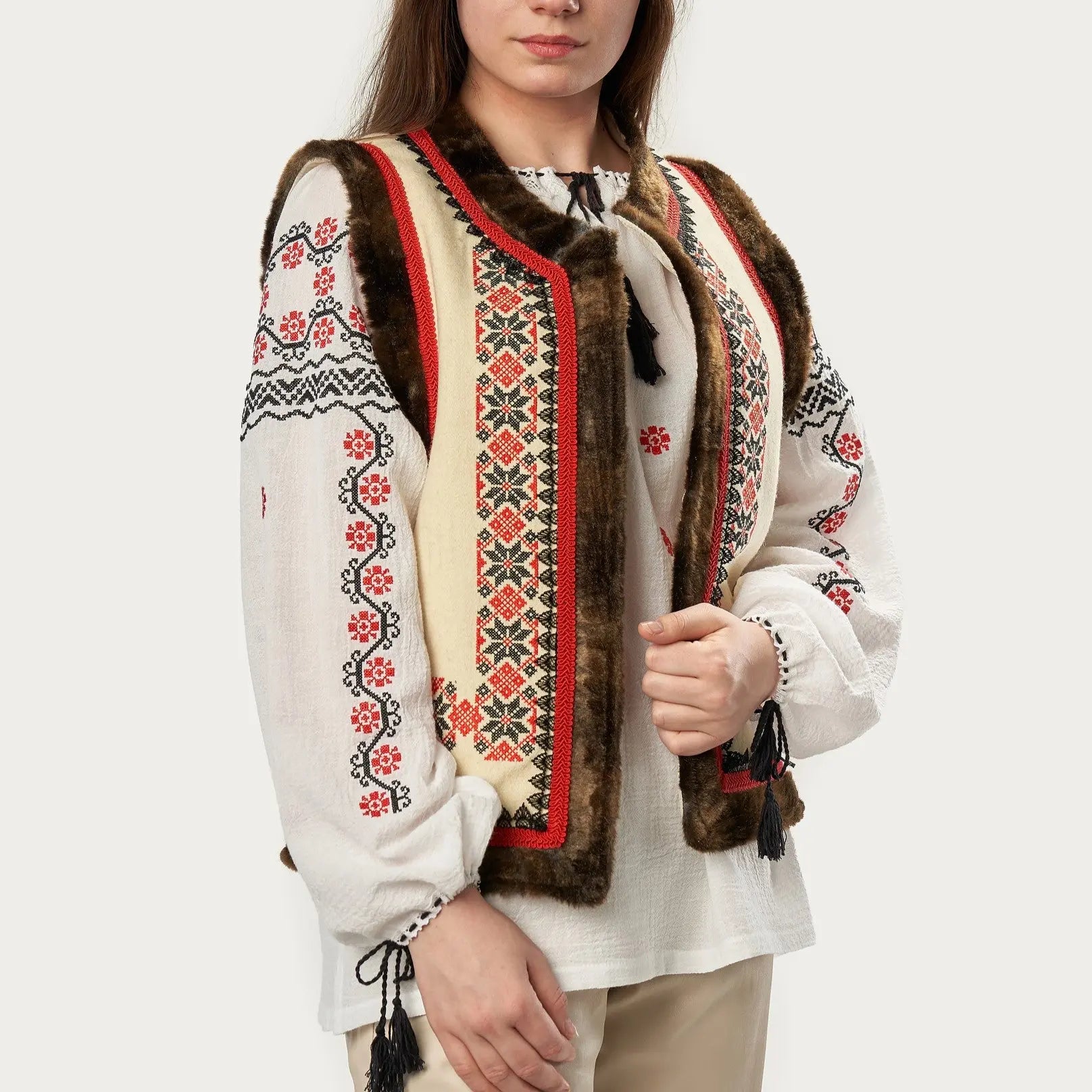 Bundita dama "NICULINA" cu motiv popular.