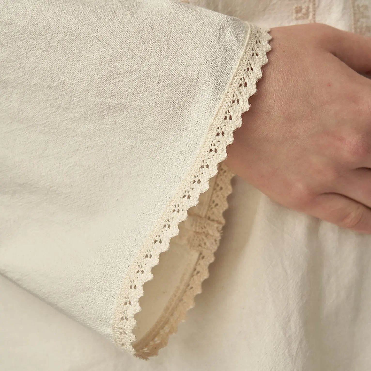 Ie traditionala "DOMNICA" - CasaCrystal