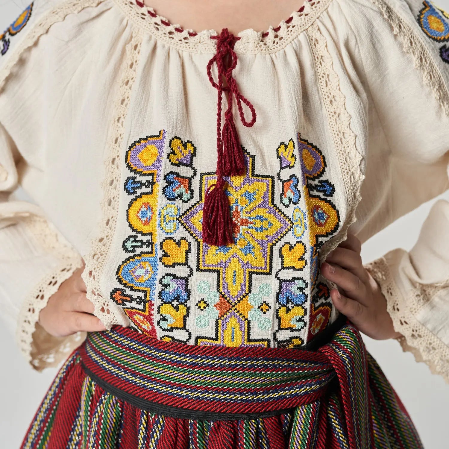 Ie traditionala fetite "SMARANDA" - CasaCrystal