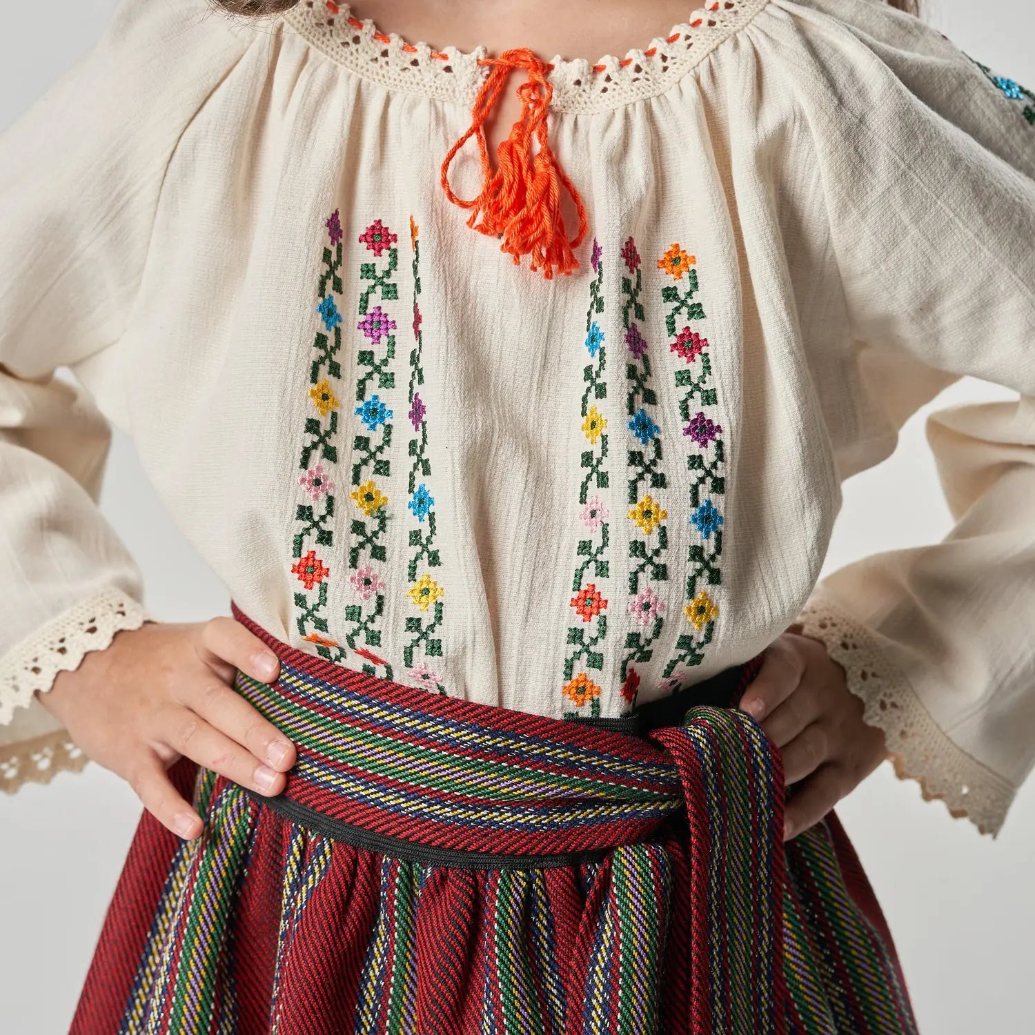 Ie traditionala fetite "VIORICA" - CasaCrystal