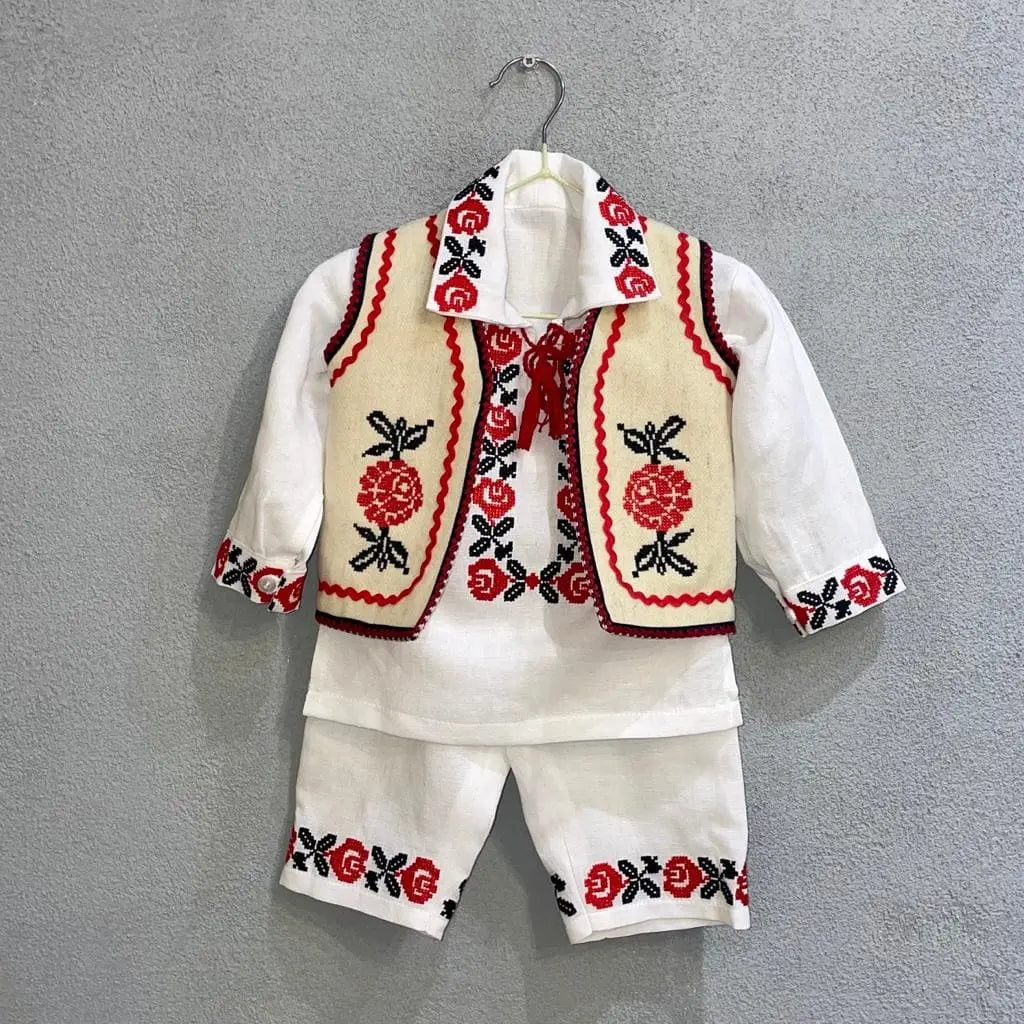 Costum popular pentru băieți