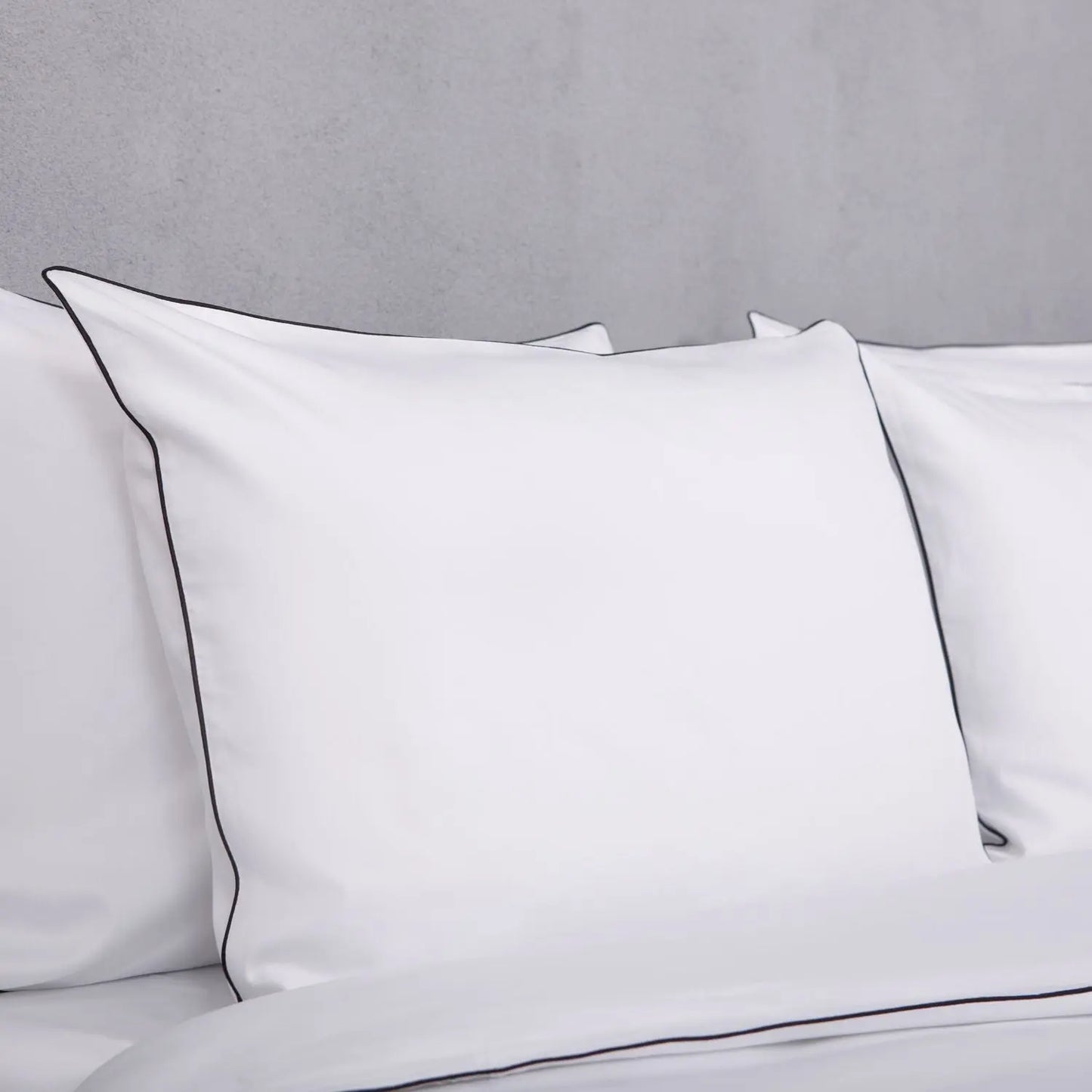 Lenjerie de pat " ELEGANT WHITE "