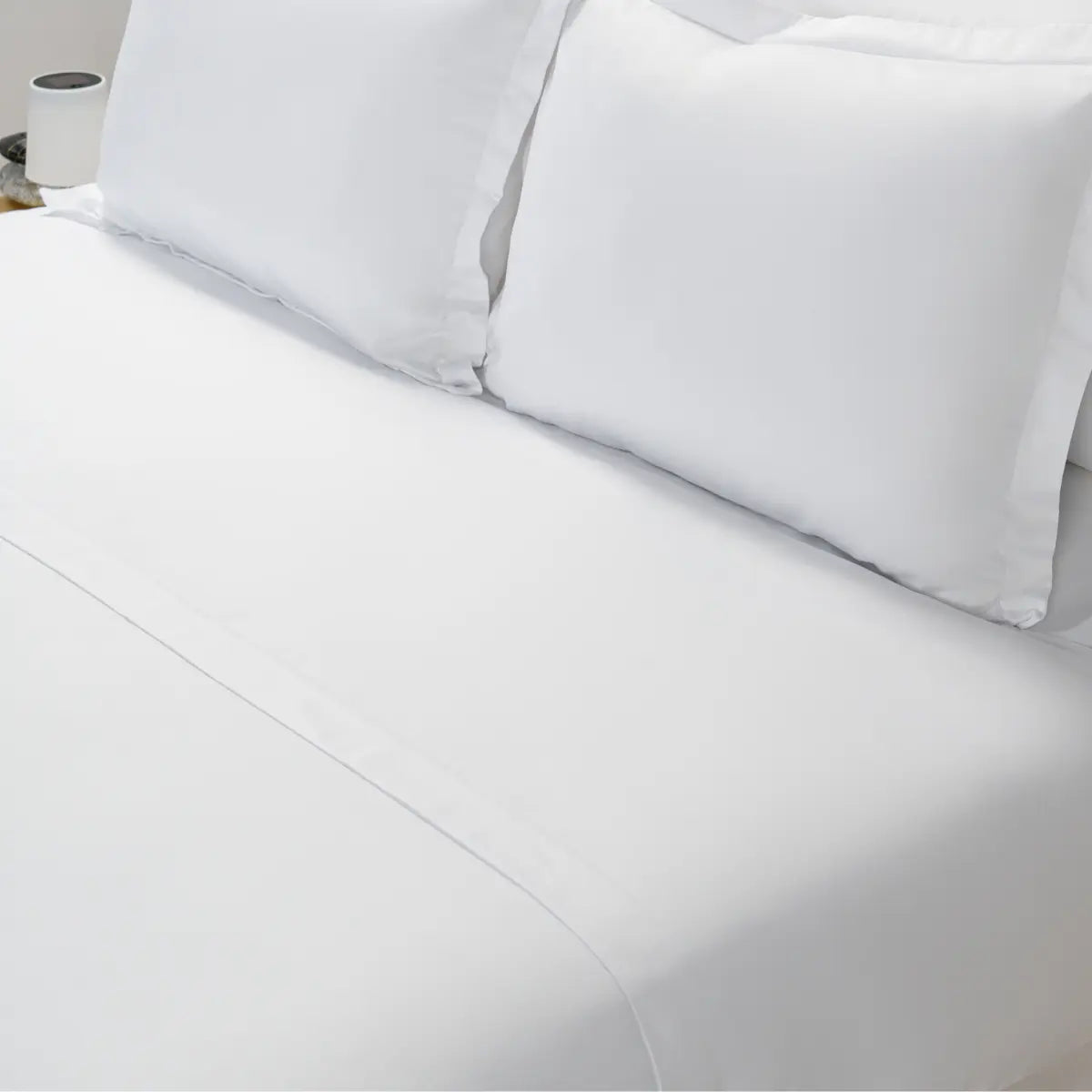 cearsaf pentru pilota alb imaculat din 100% bumbac natural foarte confortabil, model simplu Casa Crystal, dimensiuni variate