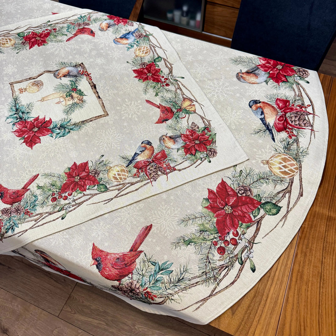 Fata de masa ovala sau patrata din gobelin TRIL, motive pasari si craciunite - Complet personalizabil CASA CRYSTAL CasaCrystal