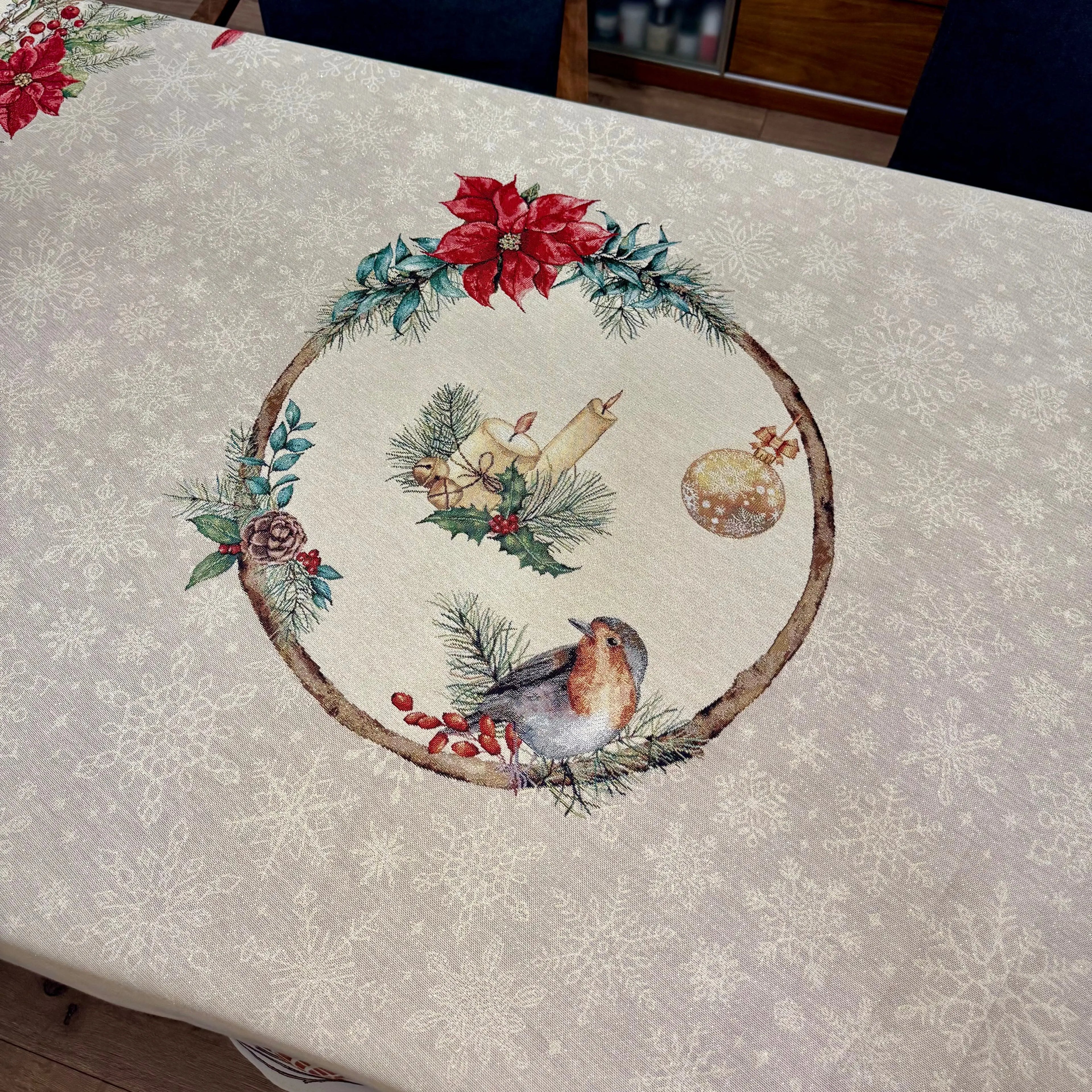 Fata de masa ovala sau patrata din gobelin TRIL, motive pasari si craciunite - Complet personalizabil CASA CRYSTAL CasaCrystal