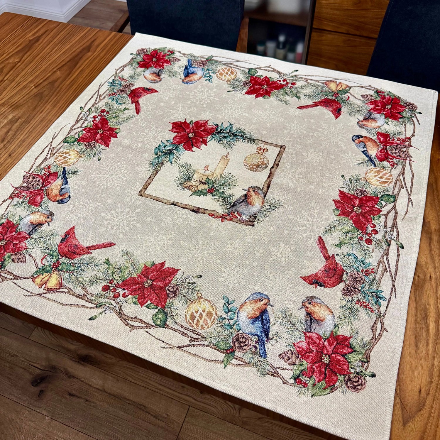 Fata de masa ovala sau patrata din gobelin TRIL, motive pasari si craciunite - Complet personalizabil CASA CRYSTAL CasaCrystal